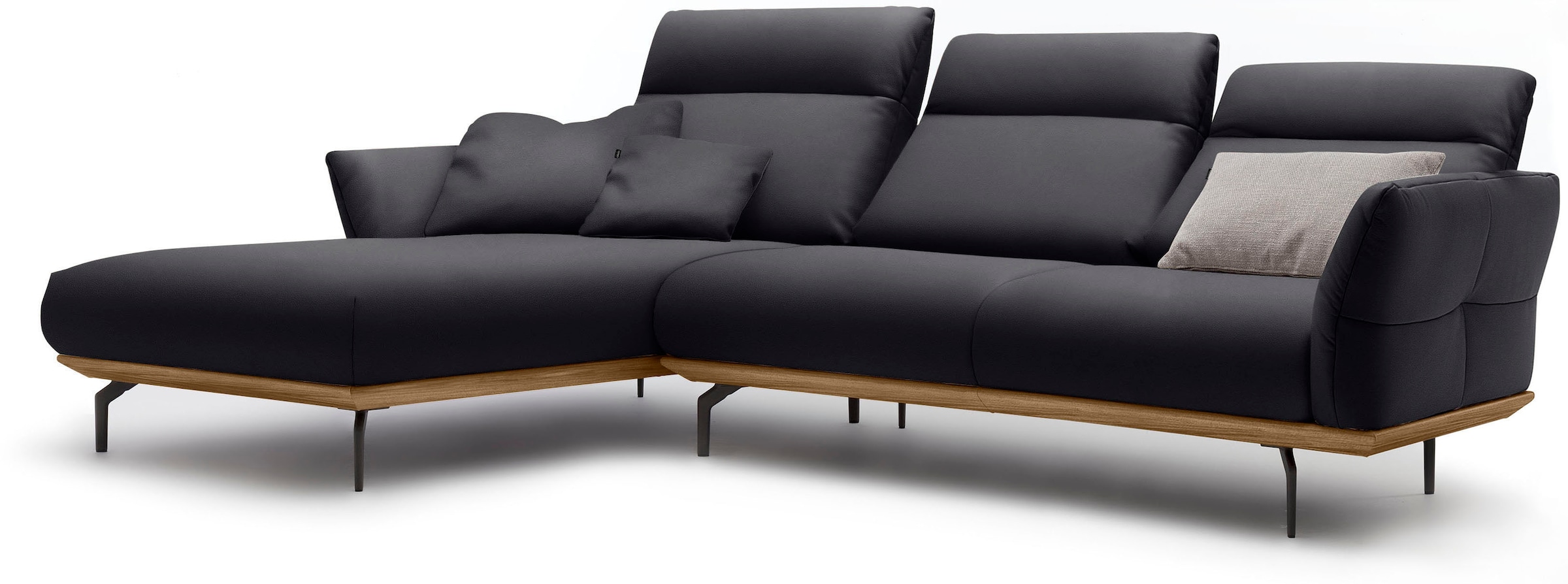 Creation BY ROLF BENZ Ecksofa »hs.460«, Sockel in Nussbaum, Winkelfüße in Umbragrau, Breite 298 cm