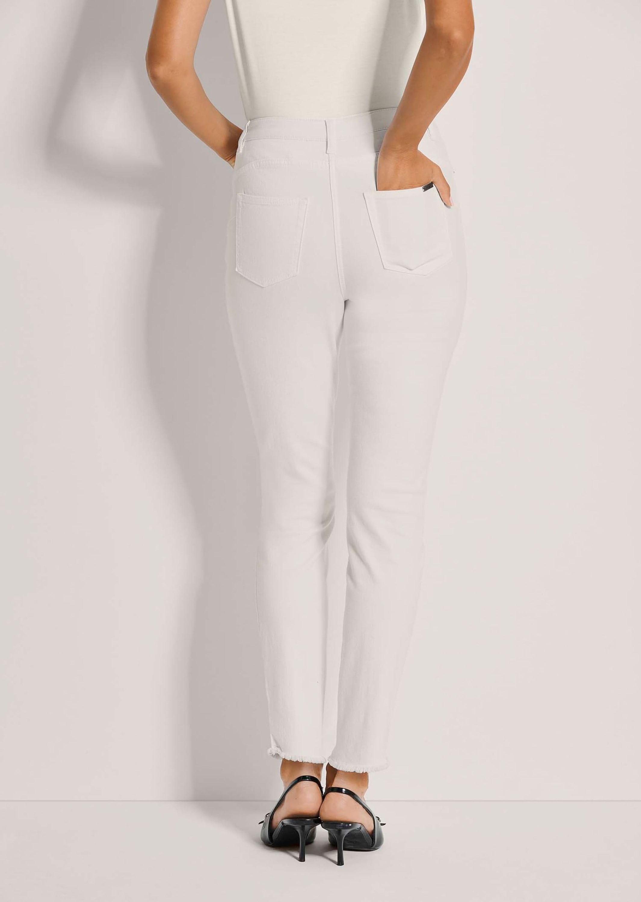 MADELEINE Regular-fit-Jeans »Jeans Jeans mit feinem Fransensaum«