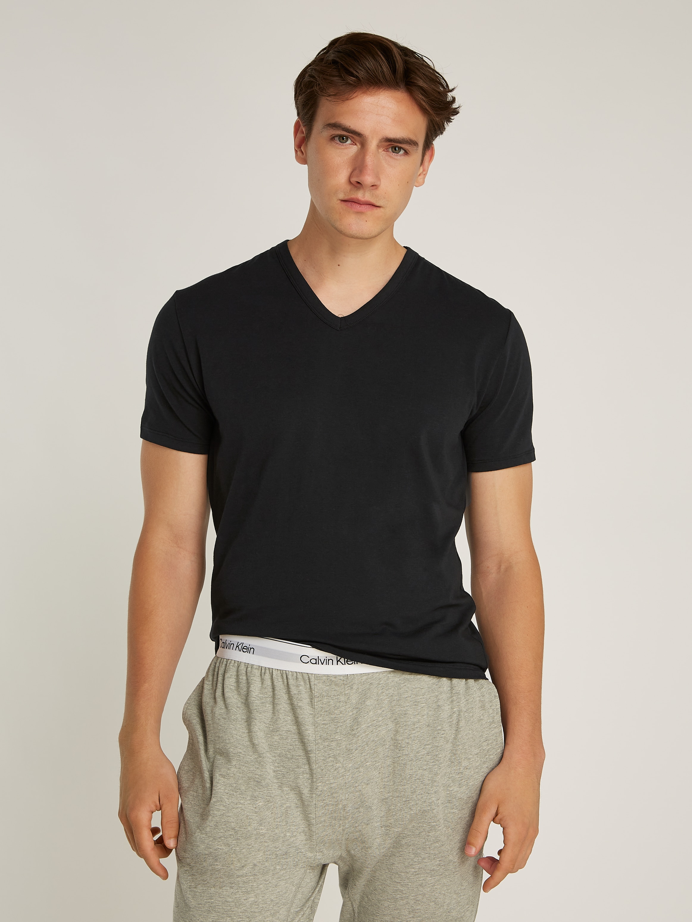 Calvin Klein Underwear T-Shirt »S/S V NECK 3PK«, (Packung, 3 tlg., 3er-Pack), mit Logo am Saum