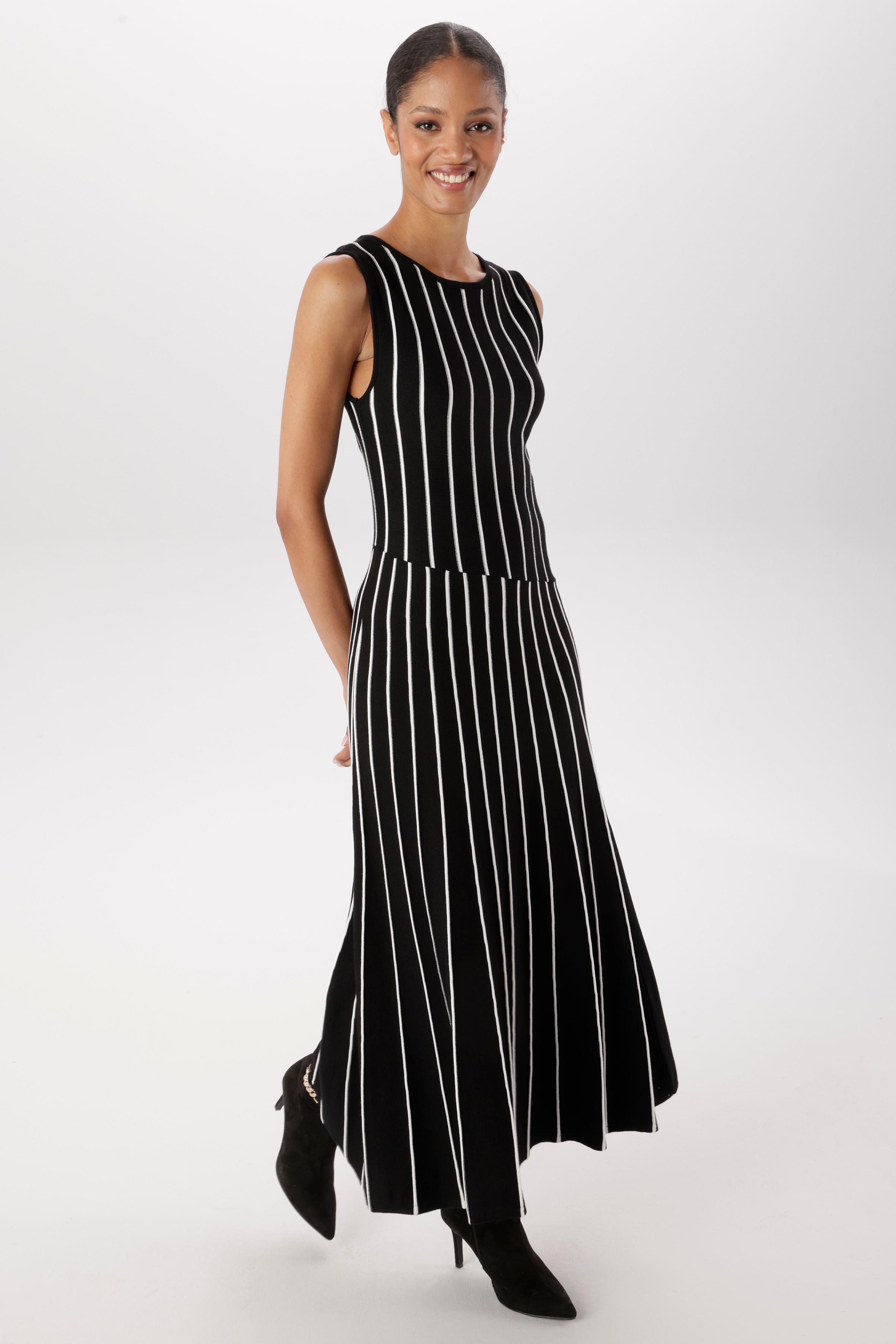 Aniston SELECTED Strickkleid mit trendigen, strukturierten Streifen - NEUE KOLLEKTION