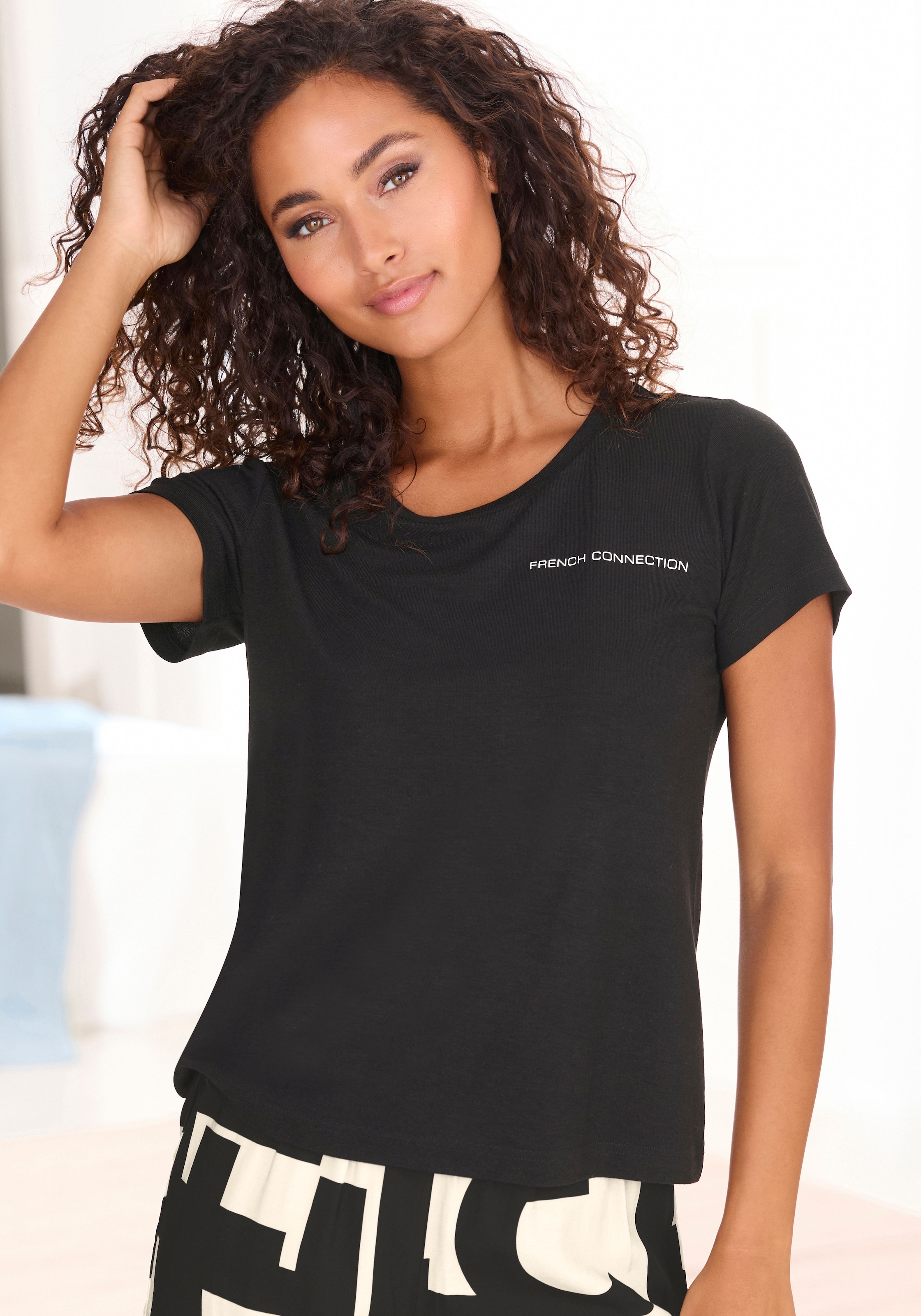 French Connection T-Shirt, mit kleinem Logoprint auf der Brust günstig online kaufen