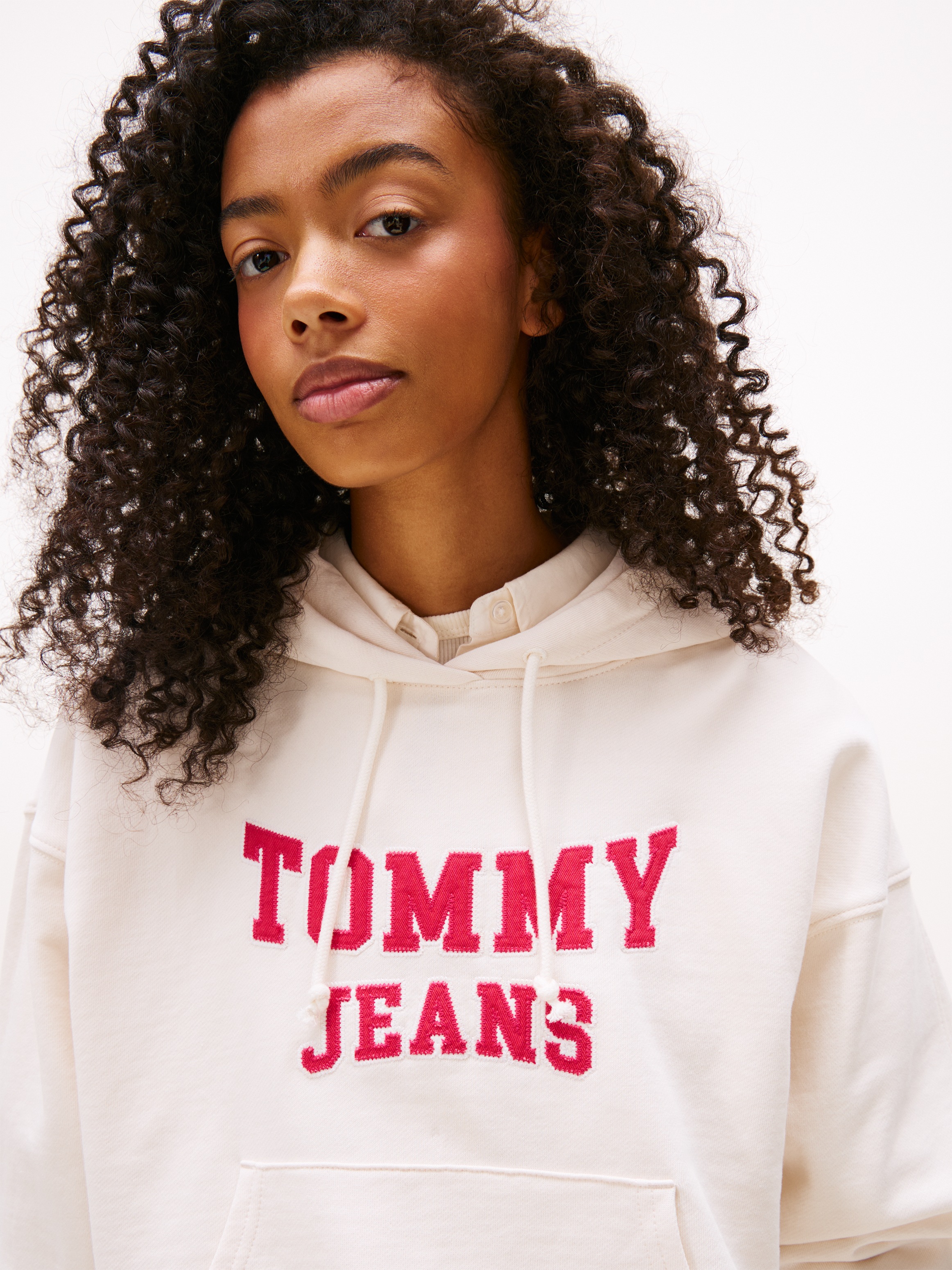 Tommy Jeans Kapuzensweatshirt "TJW BXY CRP VARSITY HOODIE" günstig online kaufen