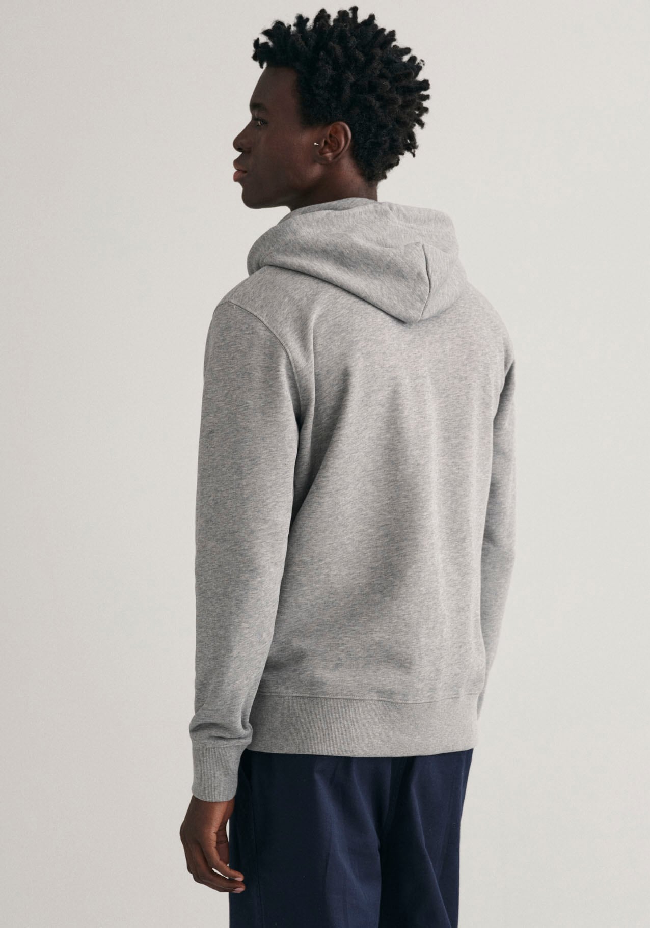 Gant Kapuzensweatjacke »REG SHIELD FULL ZIP HOODIE«, mit Logostickerei auf der Brust