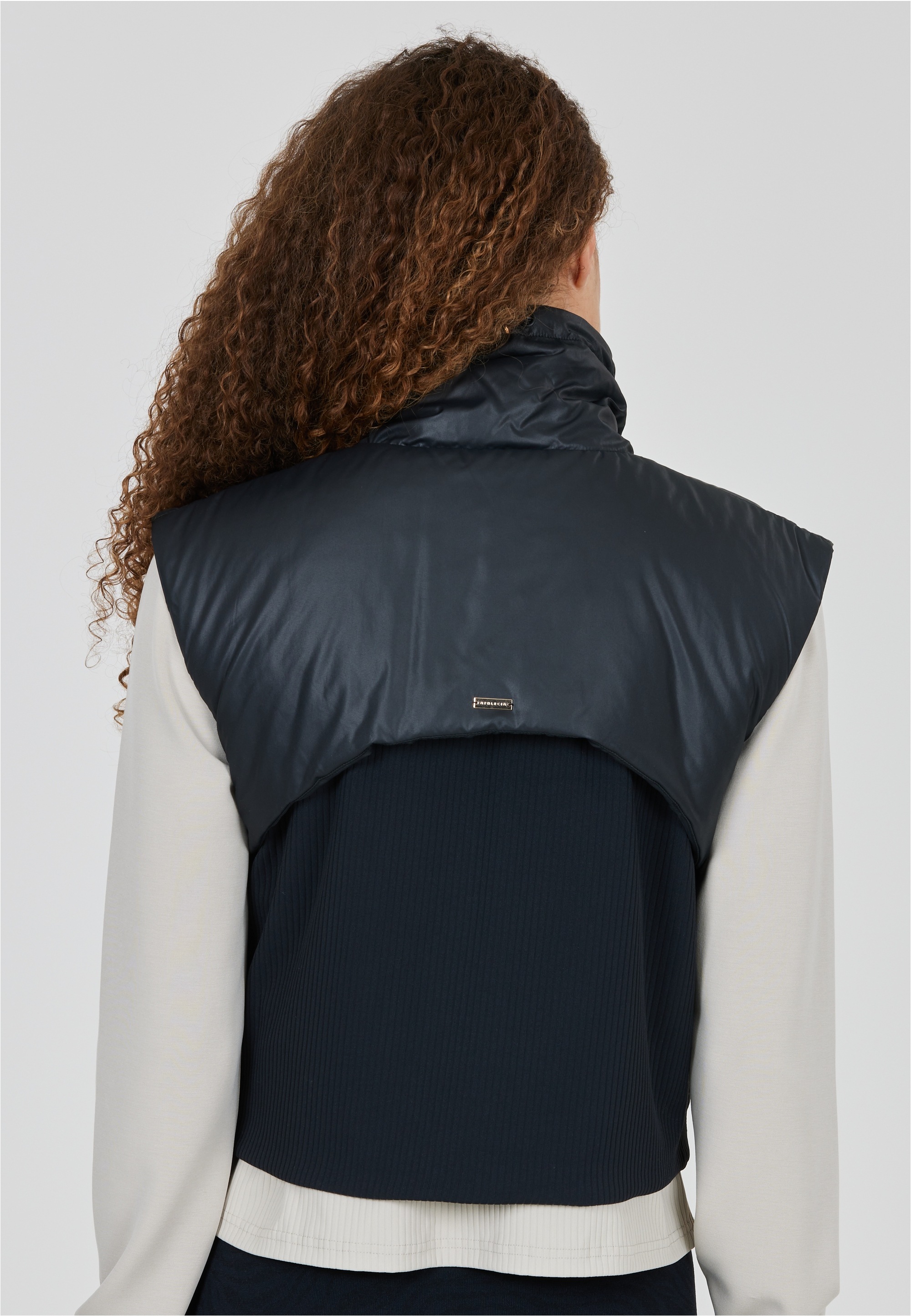 ATHLECIA Softshellweste »Ayanda«, mit wärmeisolierendem PRIMALOFT-Futter