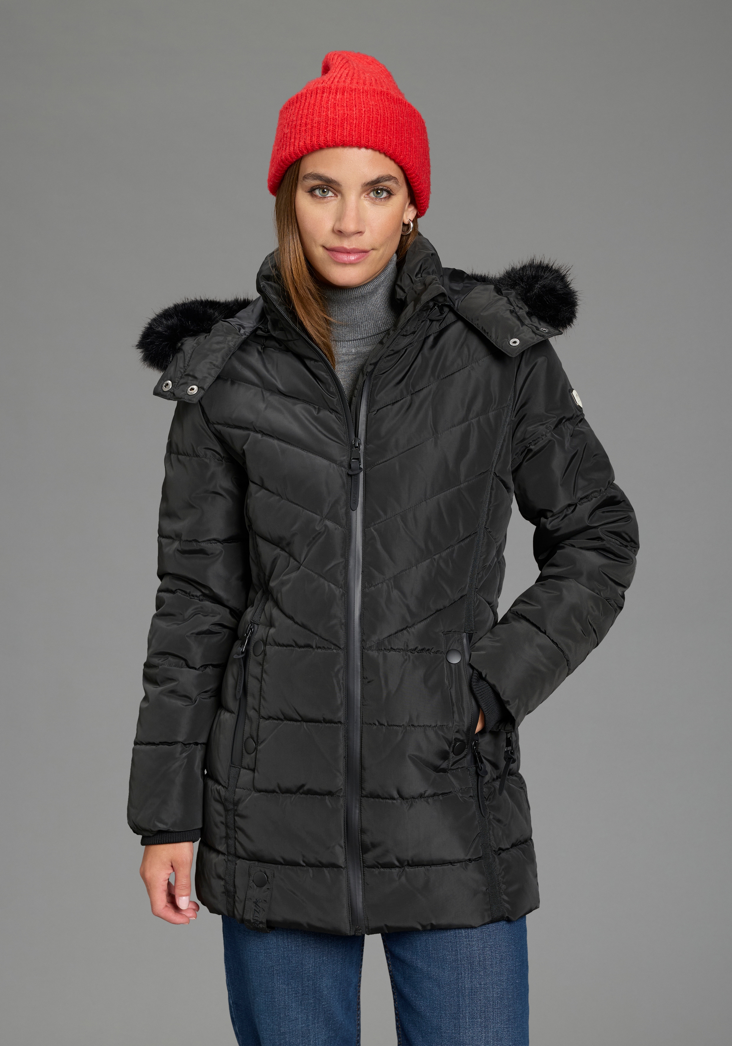 ALPENBLITZ Winterjacke "Pistenglück" mit Kapuze leichtes Webmaterial, sportlicher Stil, figurumspielender Schnitt