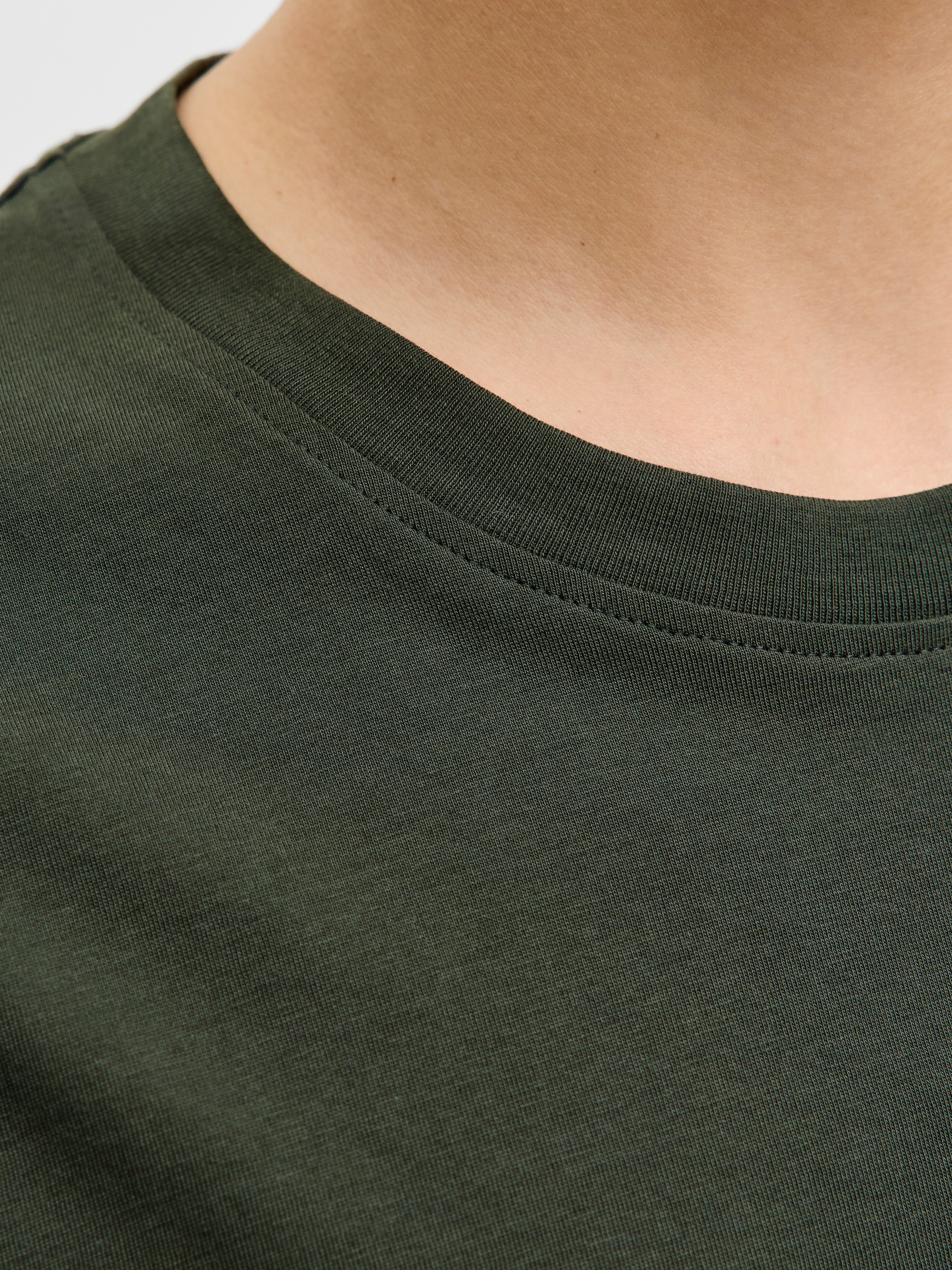 Jack & Jones Rundhalsshirt »JJESTAR mit Pigmentprint und Baumwollgefühl« Baumwolle, relaxed fit