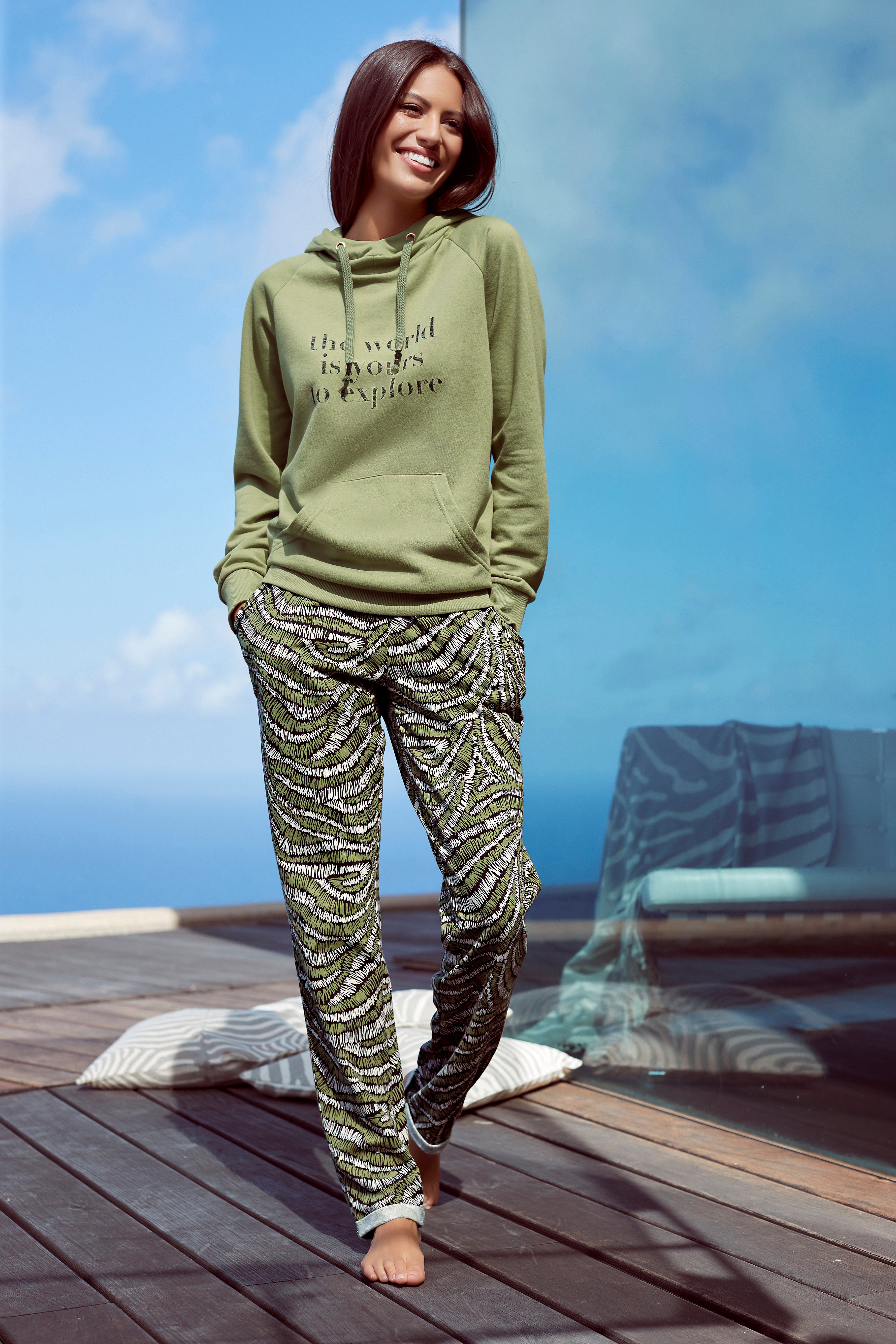 Thumbnail - LASCANA Sweathose, mit seitlichen Eingrifftaschen, Loungewear