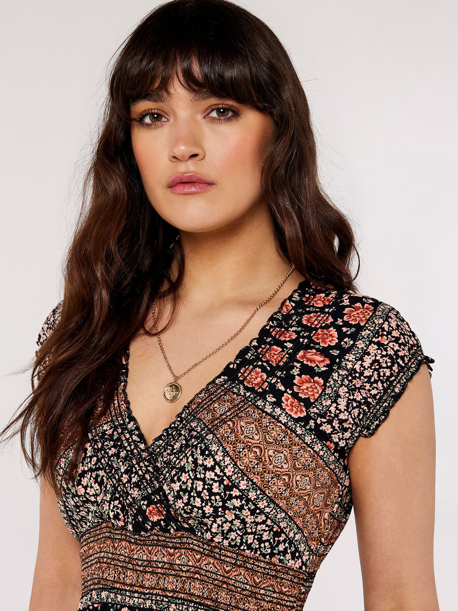 Apricot Maxikleid »Maxikleid« mit gesmokter Taille