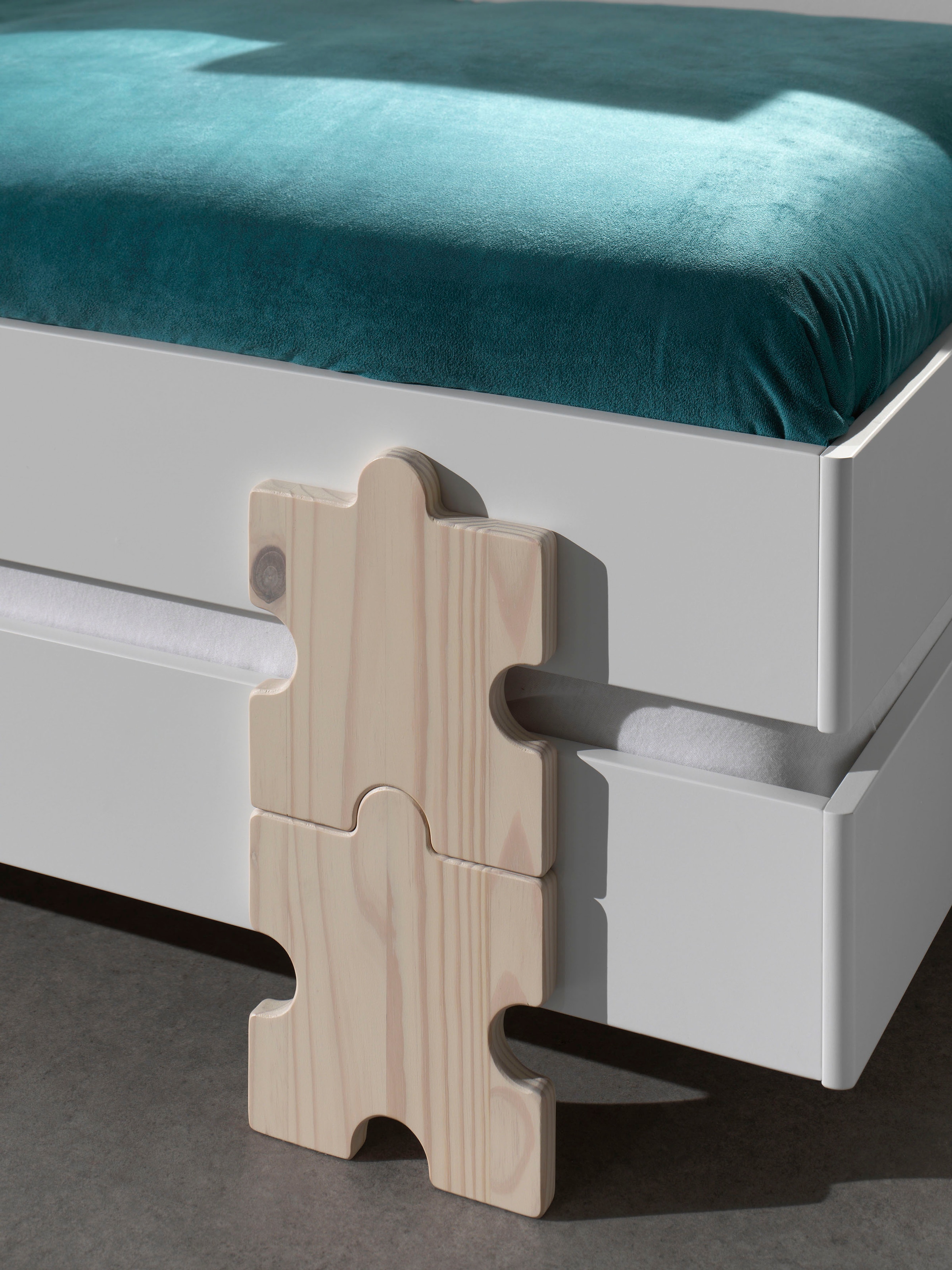 Vipack Kinderbett »Modulo«, (Made in Europe), Jugendbett, Einzelbett, Stapelbett mit Füßen in Puzzleoptik
