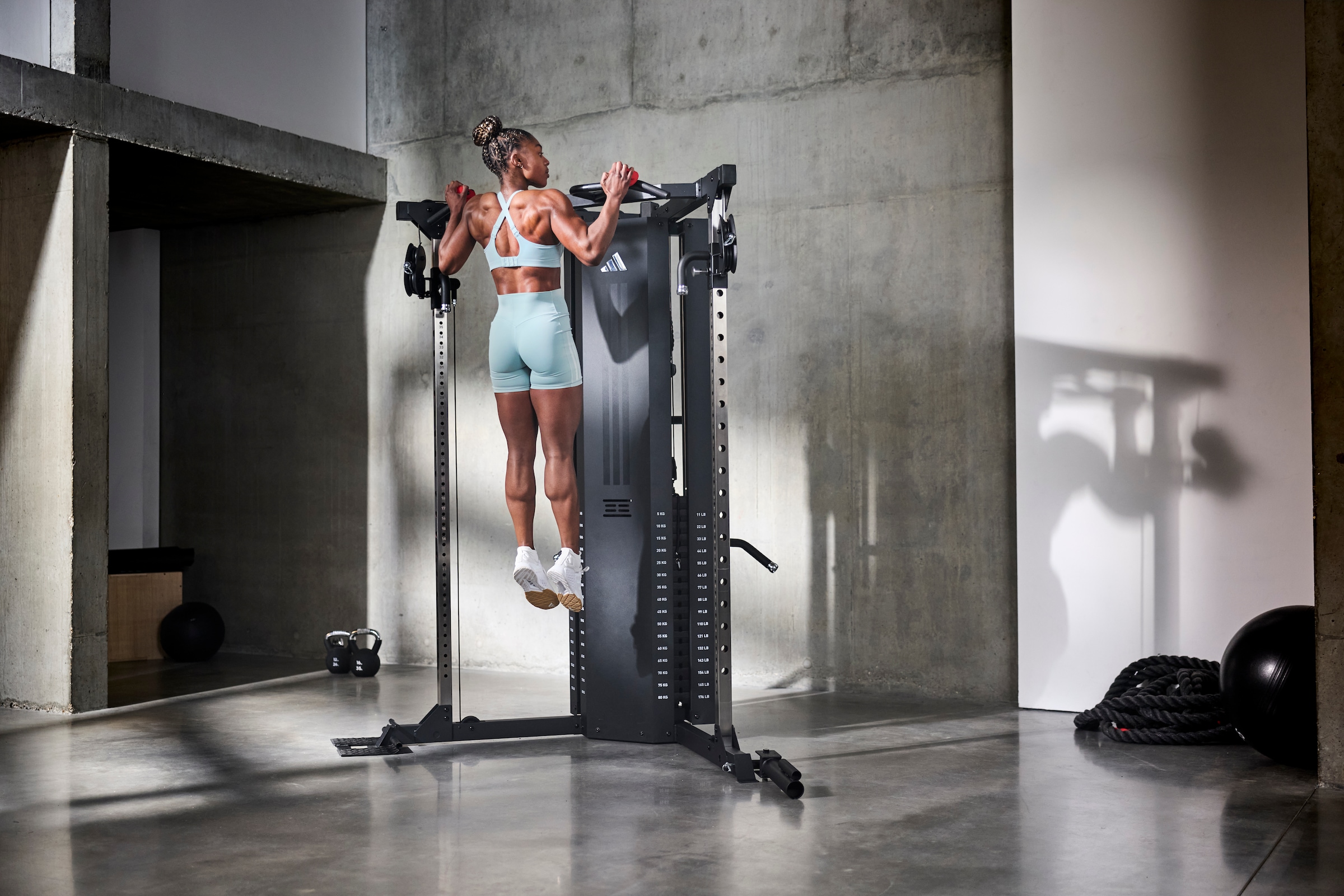 adidas Performance Trainingsstation »adidas Cable Crossover - Kabelzugstation mit Rack« 2 Gewichtsblöcke 2×80 kg Kabelzug, Rack, 40-fach verstellbar & Landmineen)