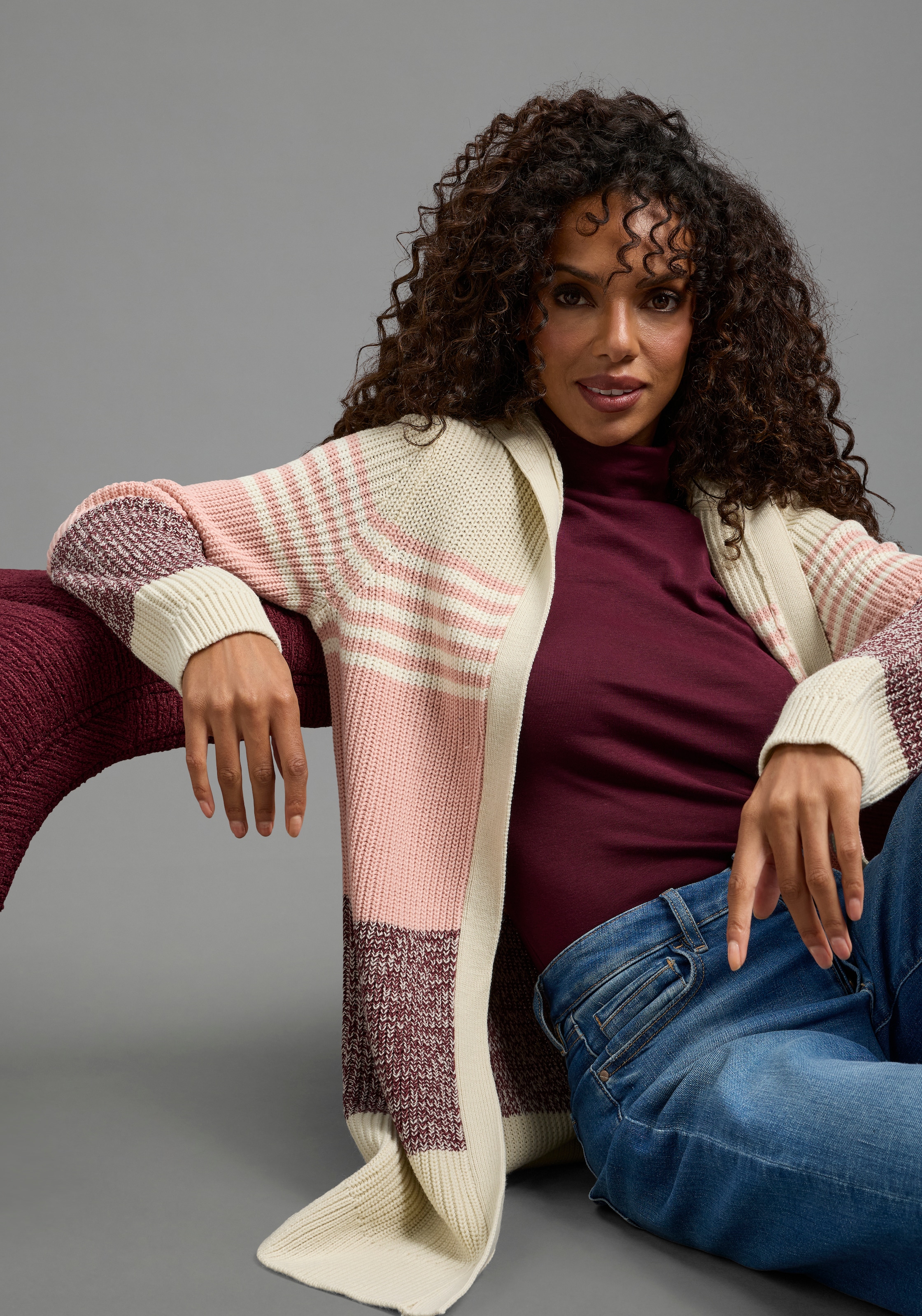 Laura Scott Kapuzenstrickjacke »extralang geschnitten, aus elastischem Strickmaterial« mit Streifendesign