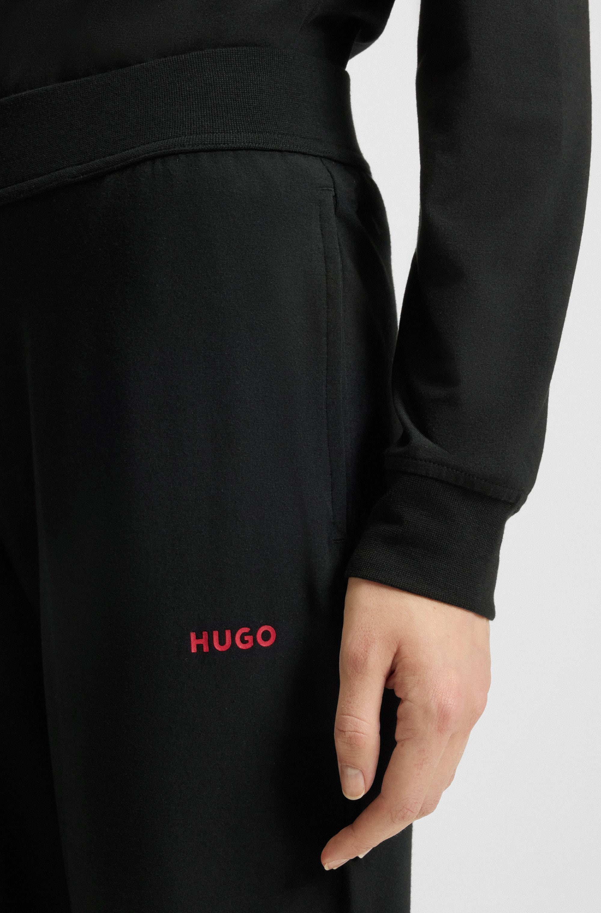 HUGO Underwear Sweathose »SHUFFLE_PANTS 10249155 01«, mit dezentem Logoschriftzug