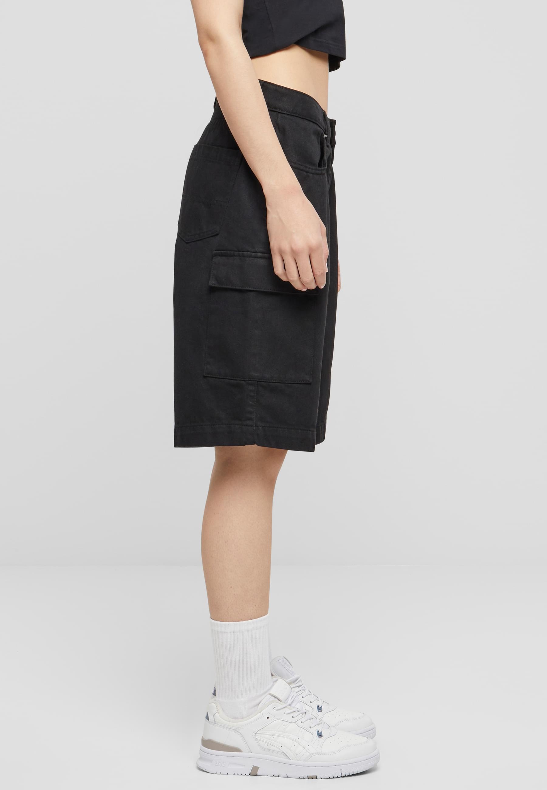 URBAN CLASSICS Cargoshorts »Urban Classics Ladies Cotton Cargo Bermuda«, (1 tlg.)