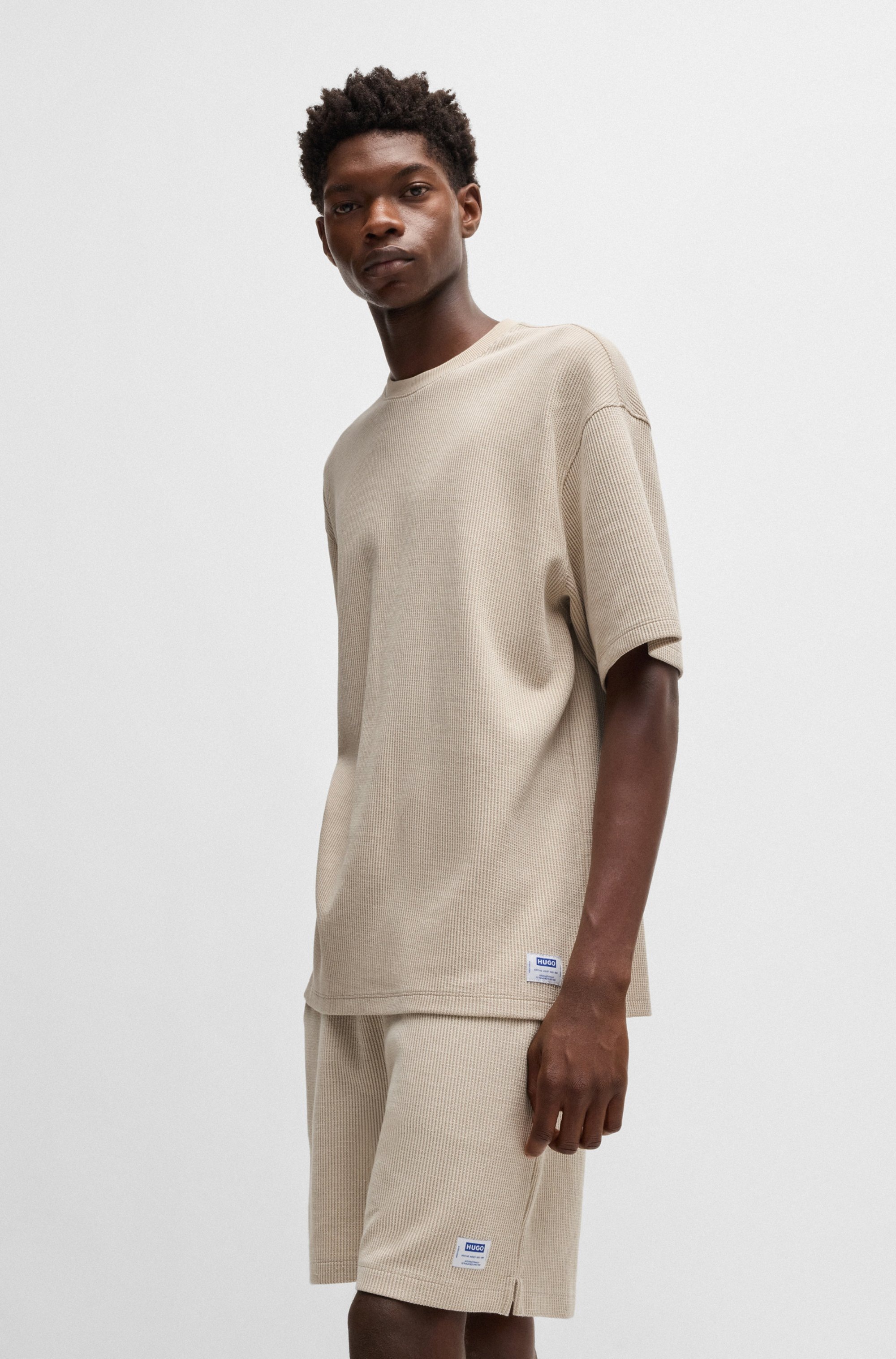 HUGO Blue T-Shirt "Nuwaffle" Rundhalsausschnitt, Regular Fit, dezentes Waff günstig online kaufen