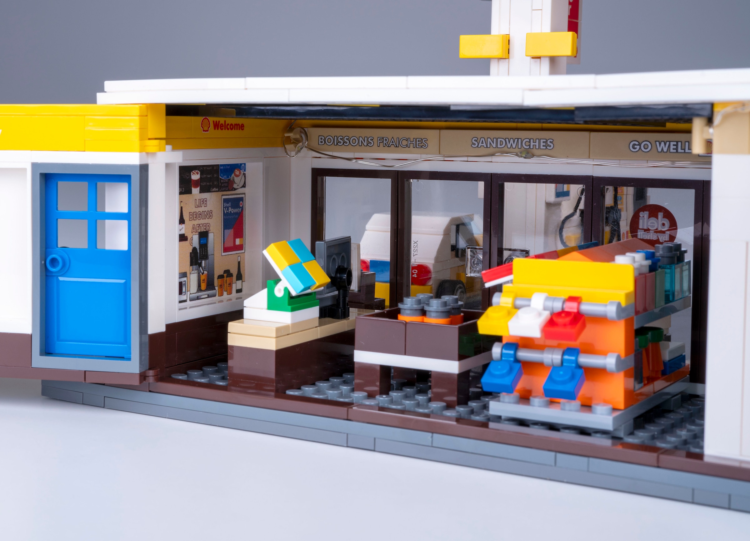 Jamara Konstruktions-Spielset »CaDA, Shell Tankstelle mit Shop und Waschanlage Bricks«, (1309 St.), mit LED Licht