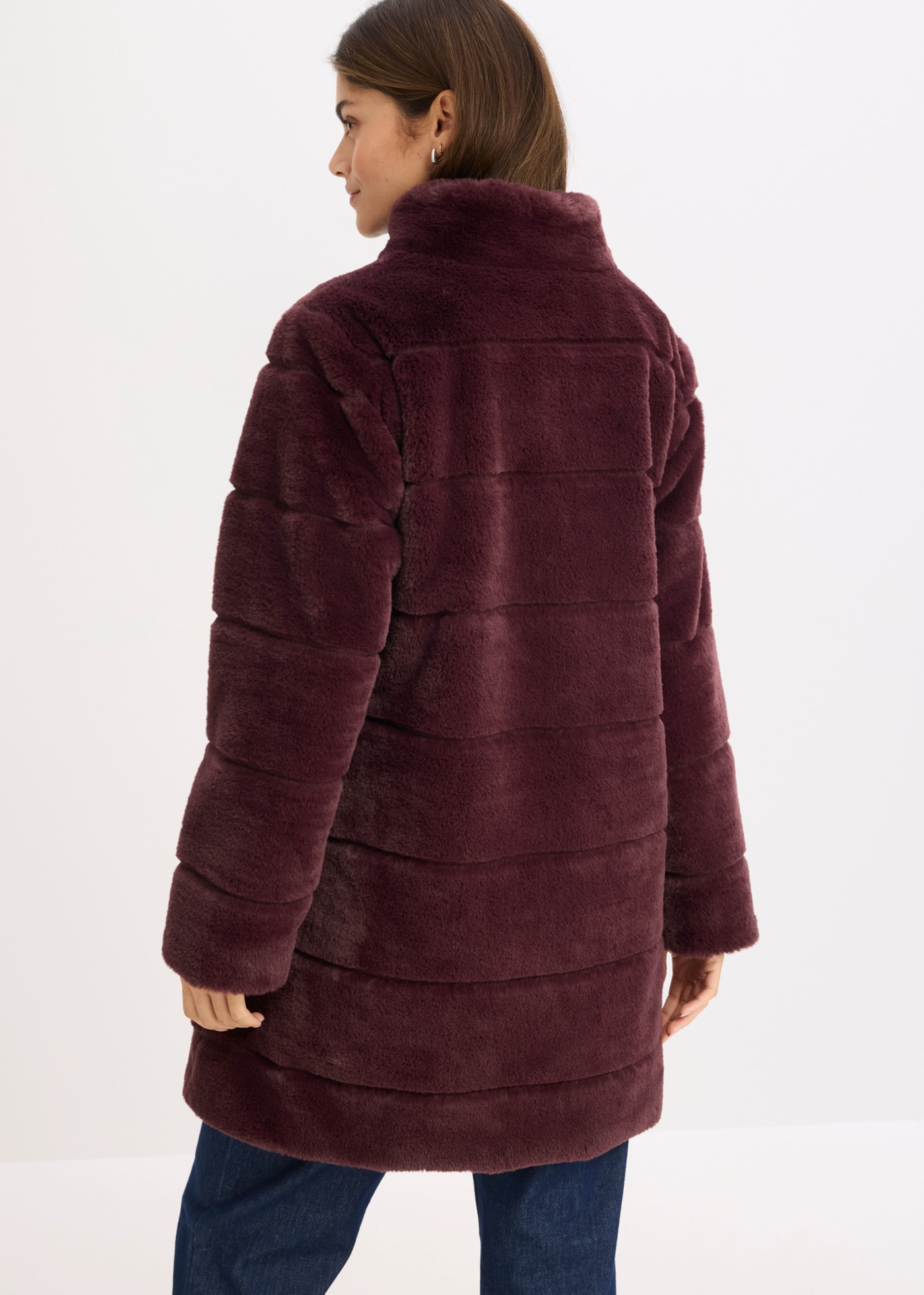 bonprix Fellimitatmantel aus hochwertigem Kunstfell, Loose Fit, mit Stehkragen