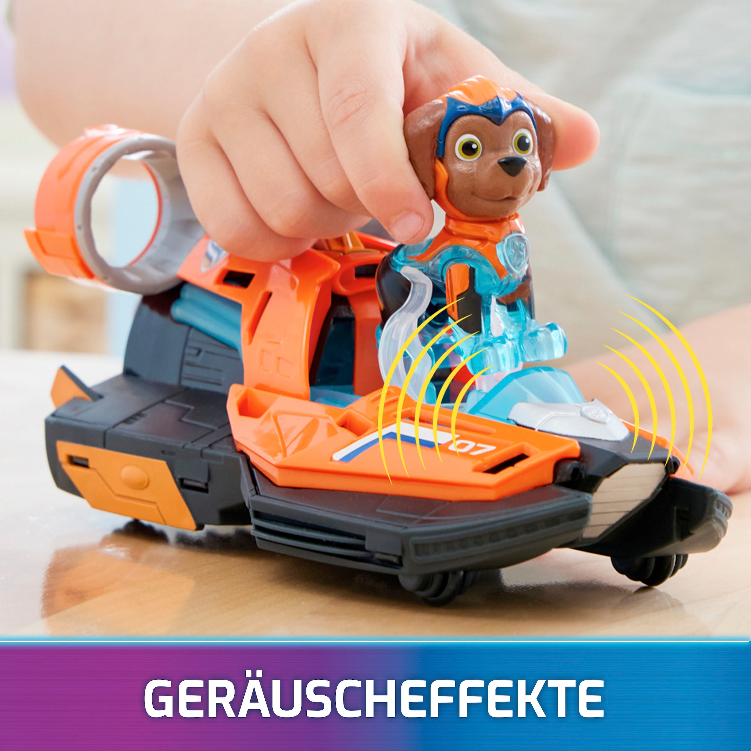 Spin Master Spielzeug-Auto »Paw Patrol - Movie II - Basic Themed Vehicles Zuma«, Speedboot mit Welpenfigur, Licht- und Soundeffekt