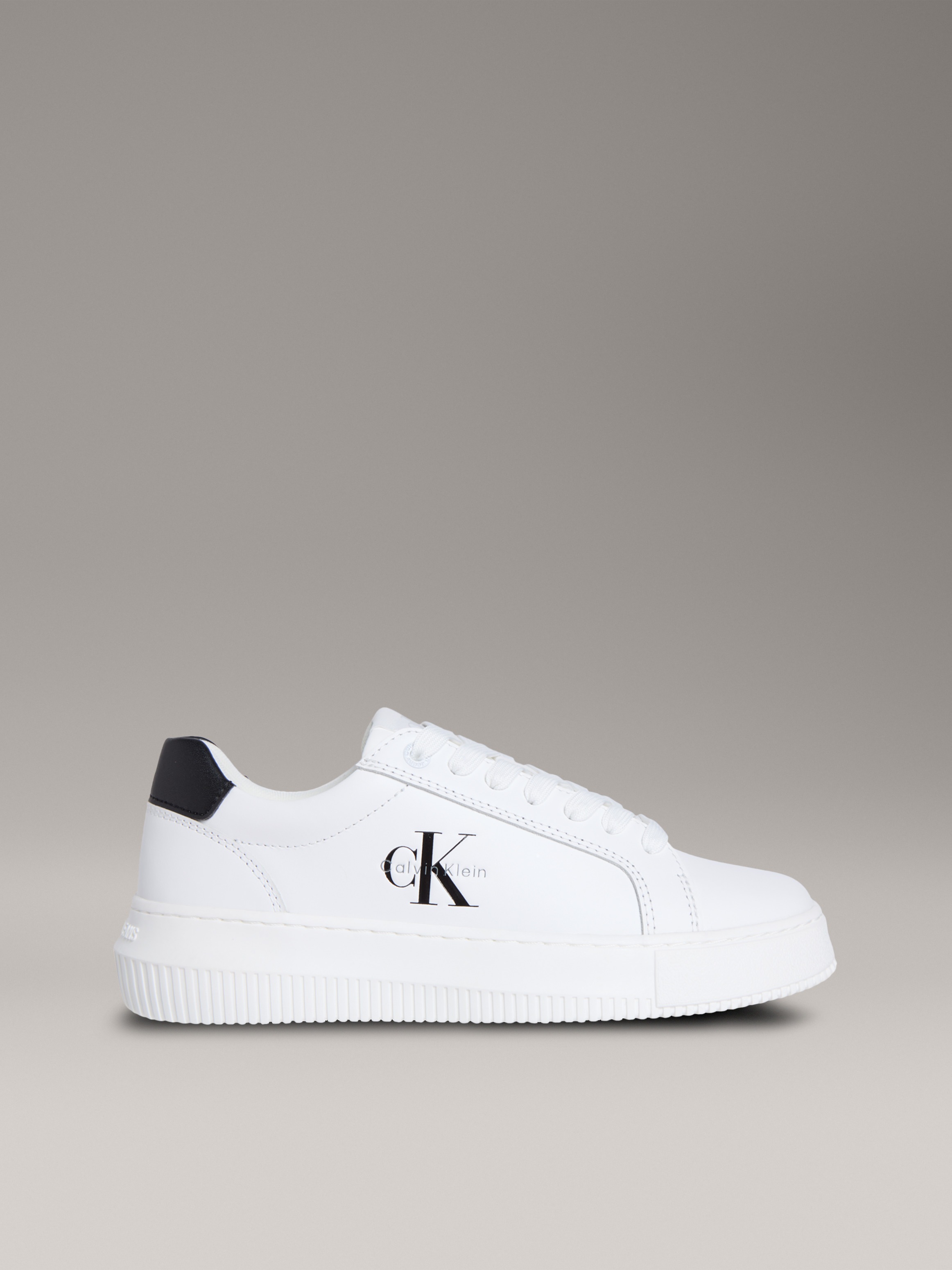Calvin Klein Jeans Plateausneaker »CHUNKY CUPSOLE MONO LTH WN«, Schnürschuh, Halbschuh, Freizeitsneaker mit seitlichem CK-Logo