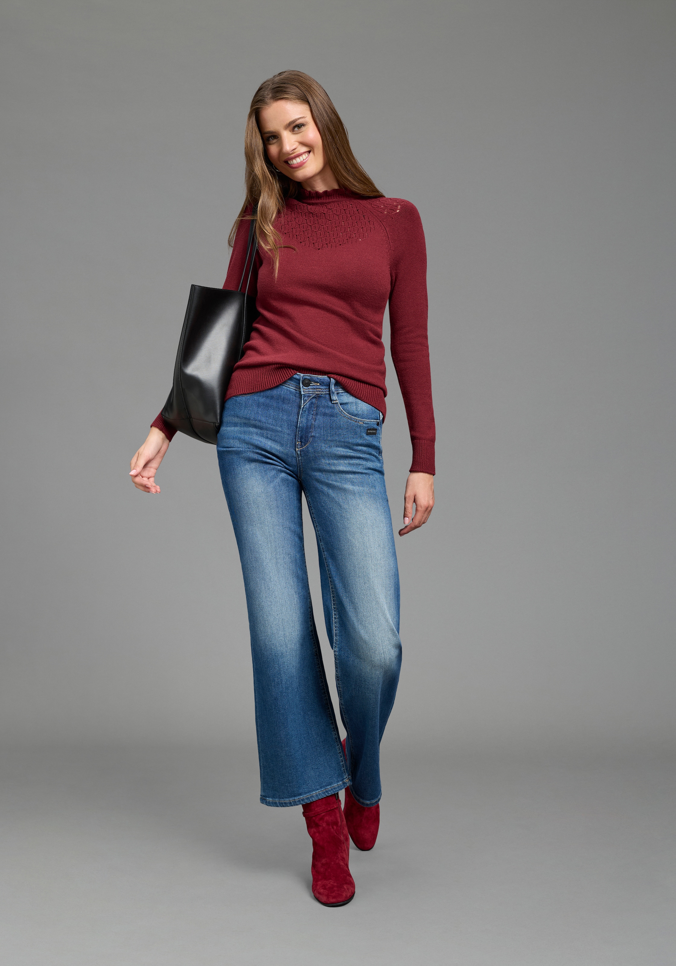 Laura Scott Strickpullover »aus Ajourstrick, mit figurbetonter Passform« aus weicher Viskosemischung, mit Wellenkante