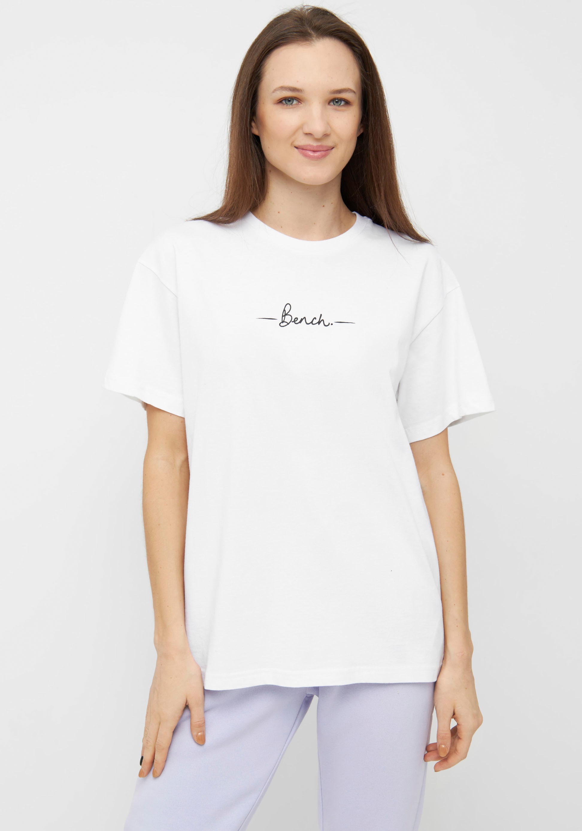 Bench. T-Shirt »ABELIA«, kaufen BAUR dezentem | mit Brustlogo