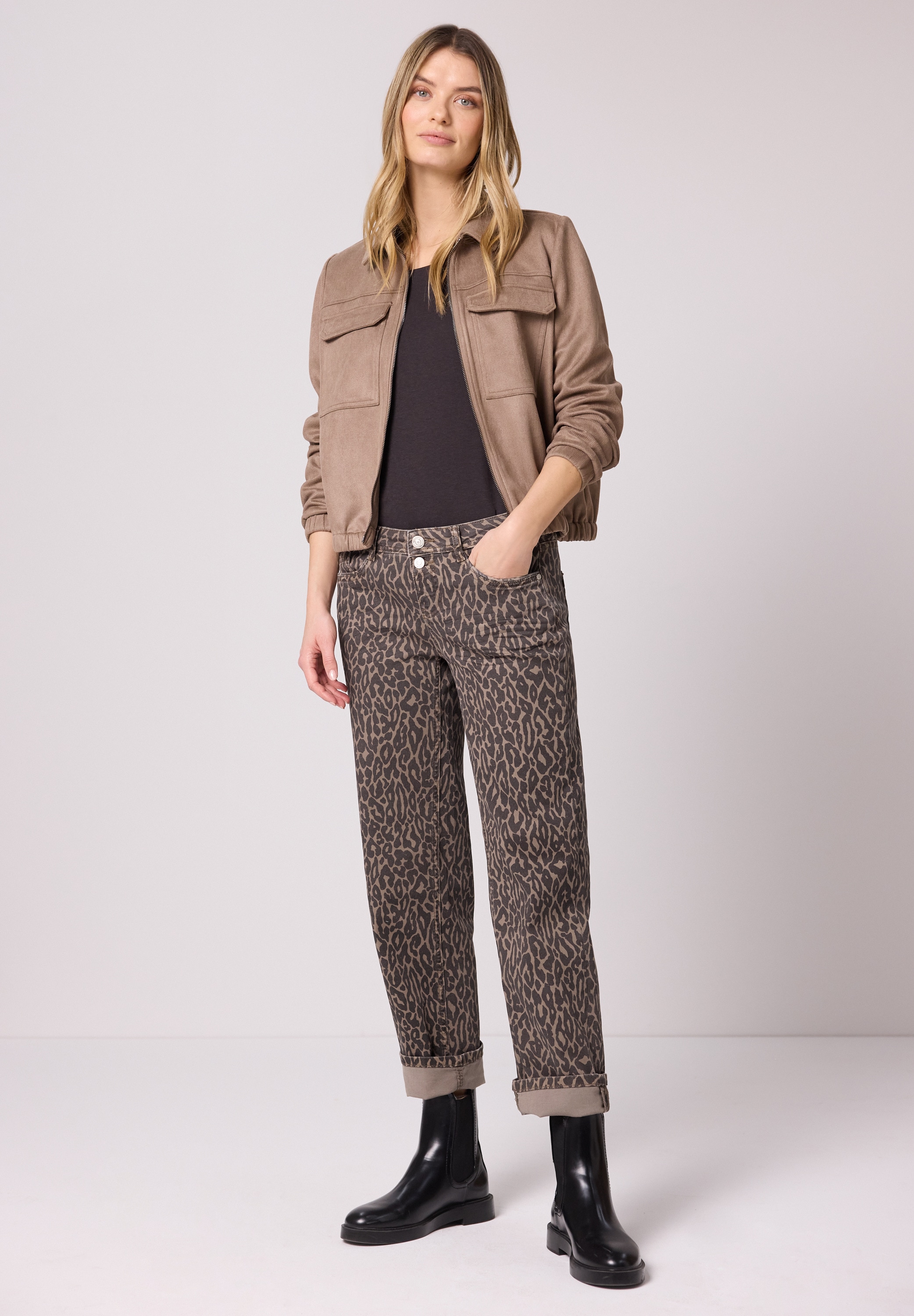 STREET ONE Comfort-fit-Jeans mit Leo-Muster