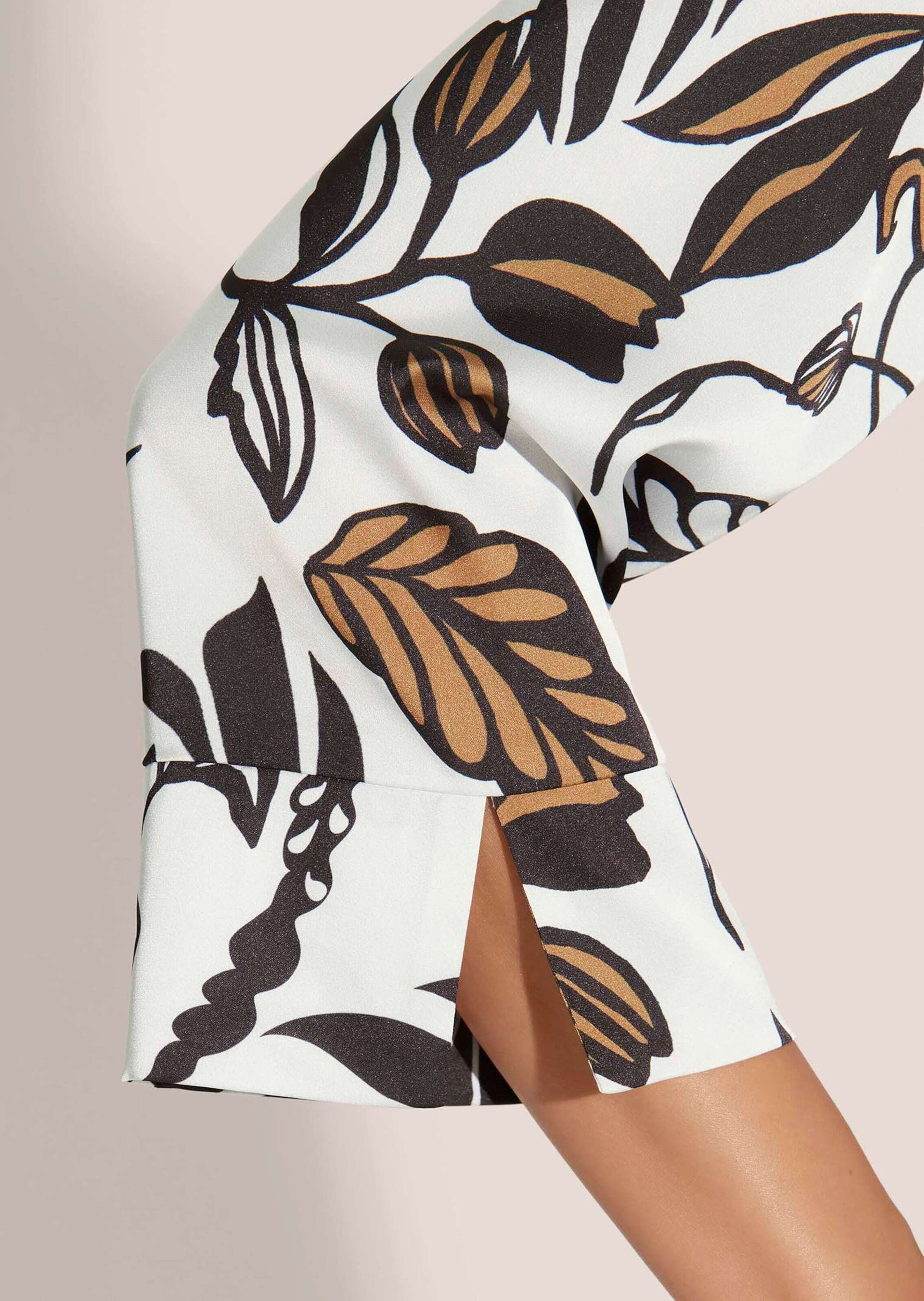 MADELEINE Sommerkleid »Kleid Rundhals-Kleid mit Unikat-Print«