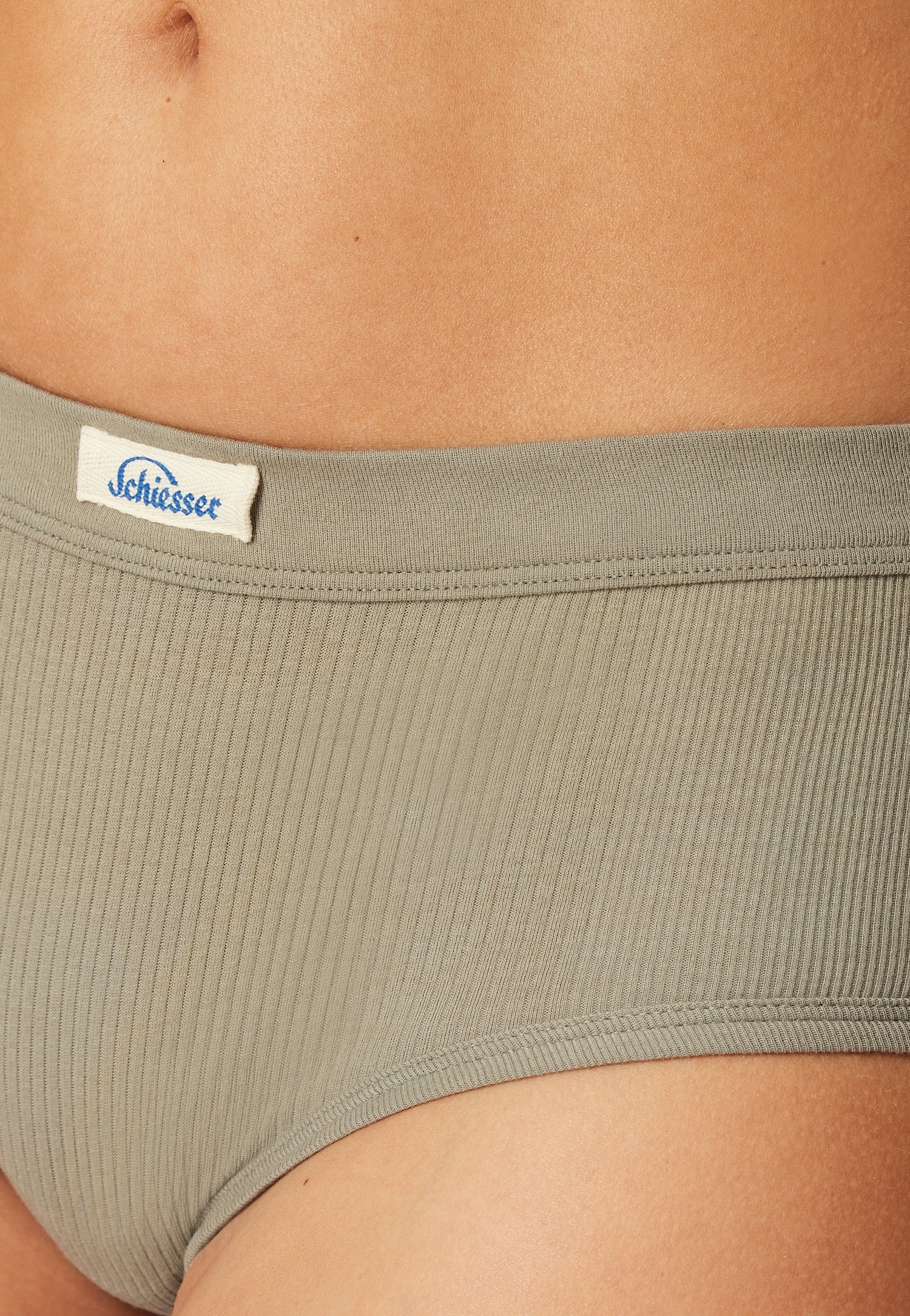 Schiesser Panty »Revival Kollektion« mit platziertem Rippmuster und breitem Bundgummi