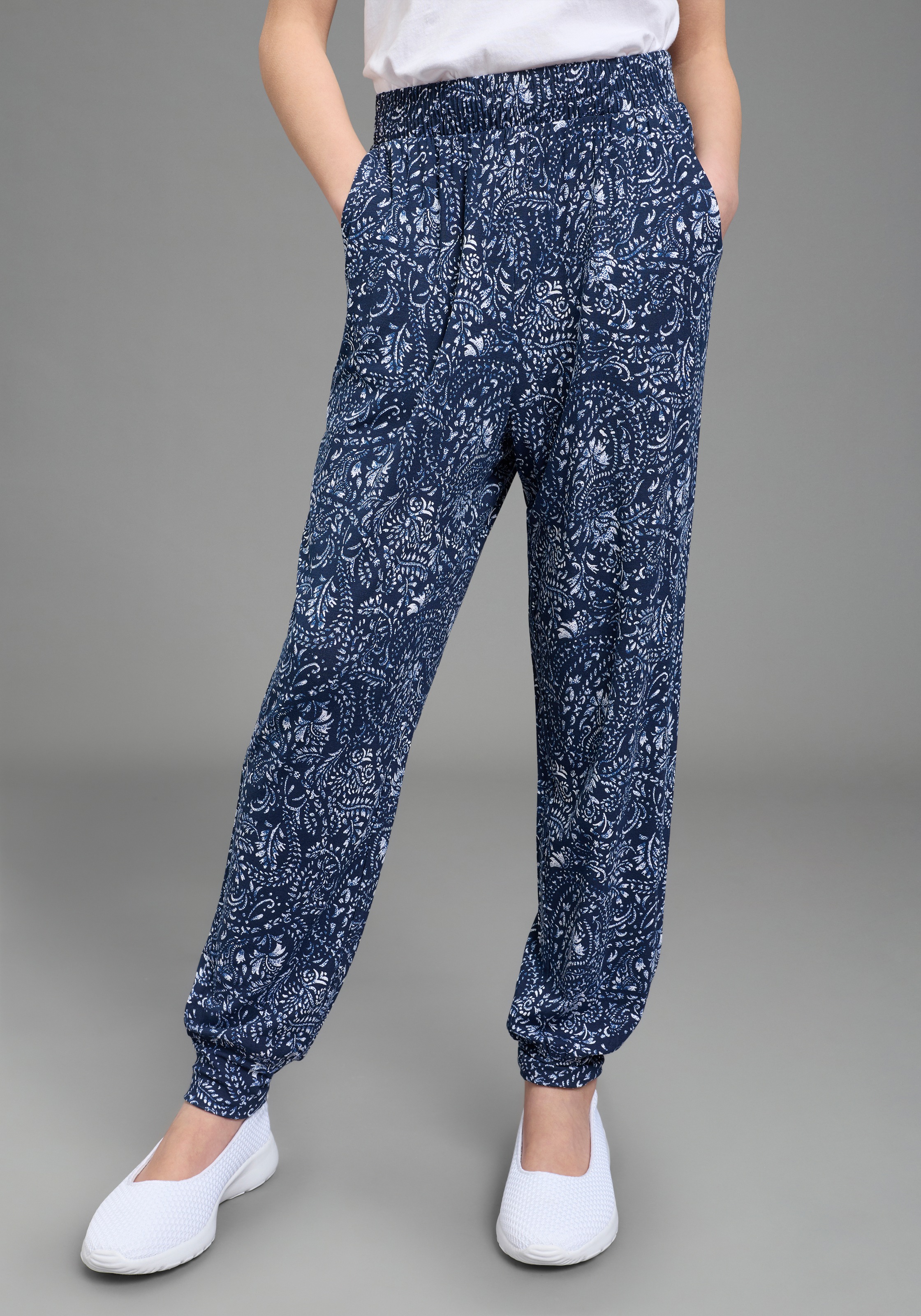 Jerseyhose KIDSWORLD "Viskose Haremshose", Mädchen, Gr. 140/146, N-Gr, marine gemustert, Single Jersey, Obermaterial: 95% Viskose, 5% Elasthan, bedruckt, sehr bequem lang, Hosen Jerseyhose, für Mädchen, bequeme Passform, aus weichem Single Jersey