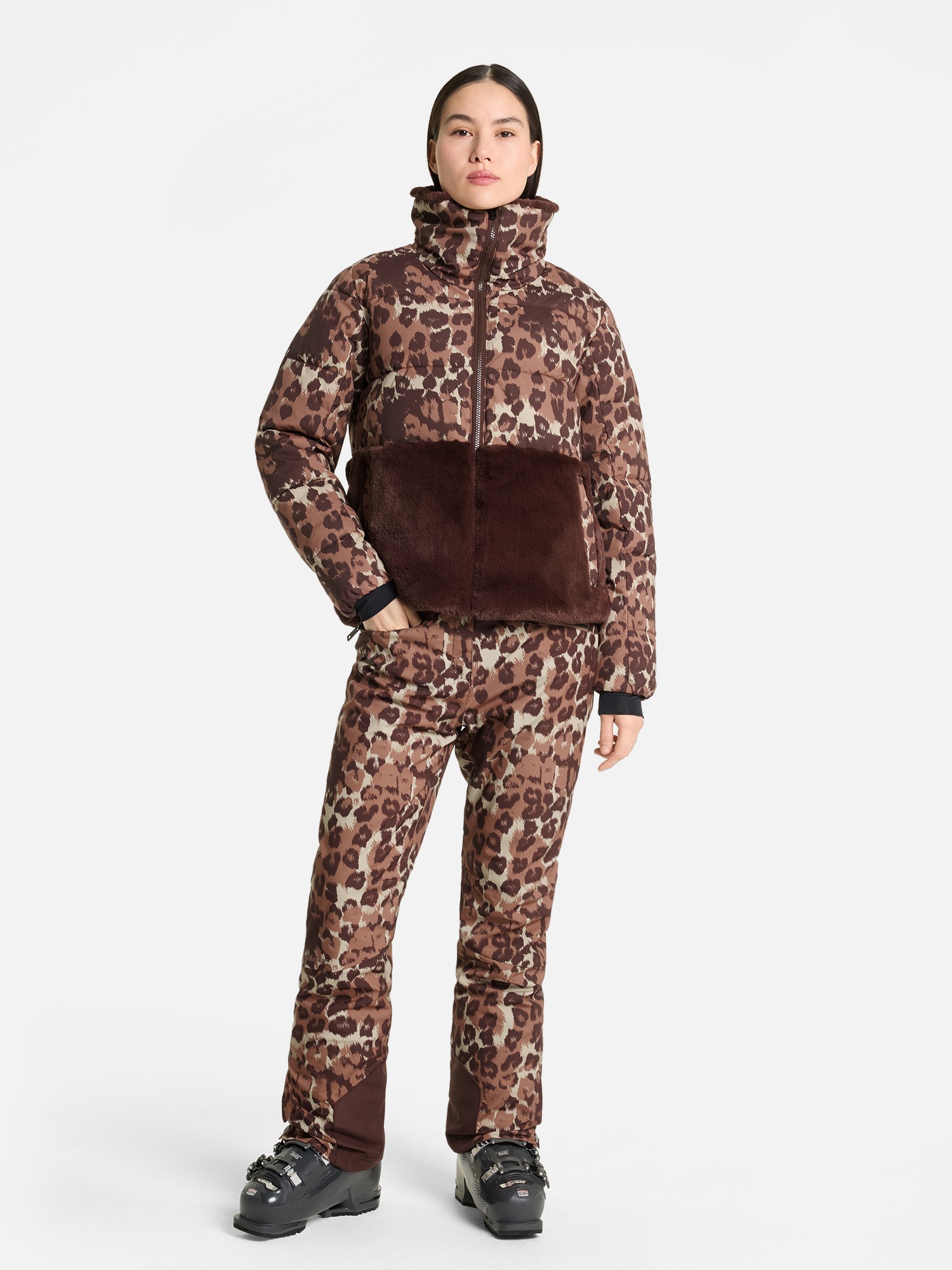 Ziener Winterjacke »TAYLIE-Z WEATHERSHIELD® DAMEN« wasser- und windabweisend, warm, hoher kuschliger Kragen