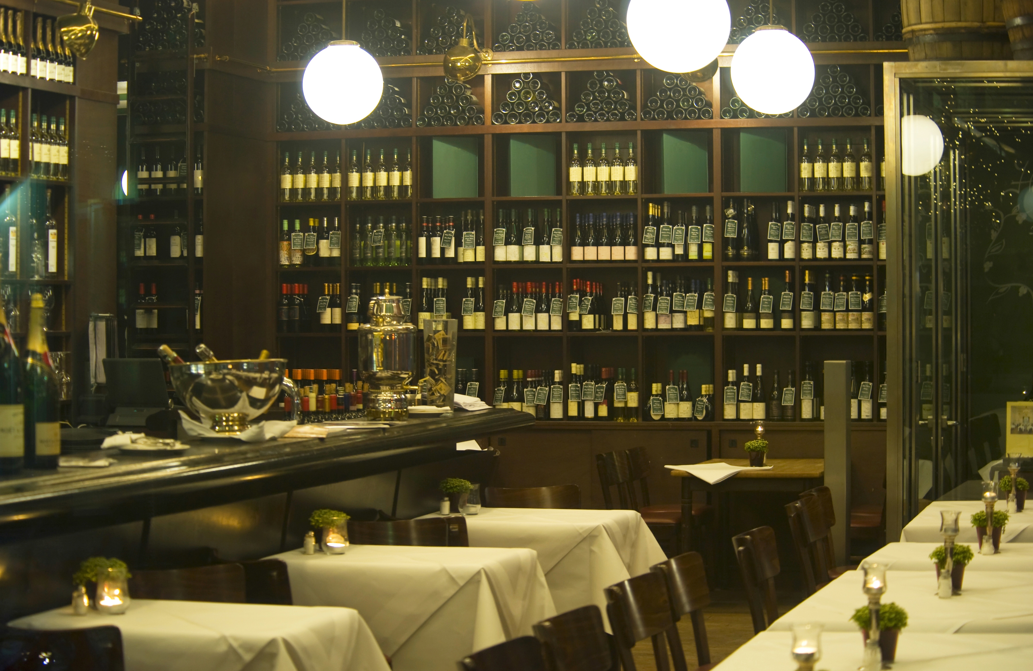 Papermoon "BISTRO-VINTAGE BAR RETRO WEINFLASCHEN PUB HOLZFÄSSER"