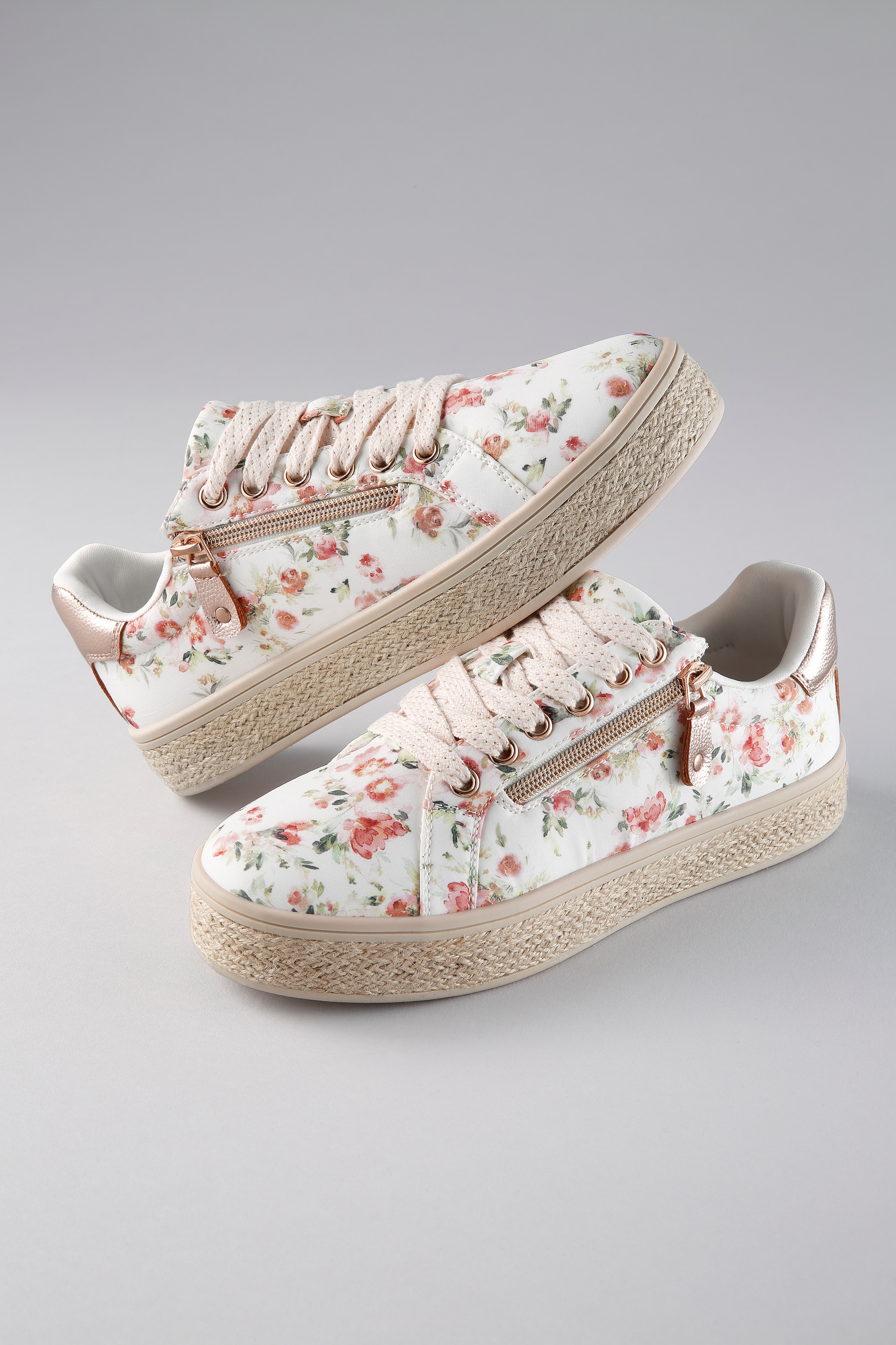 Aniston SHOES Plateausneaker  Sneaker, Schnürschuh mit bunten Metallic-Besatz