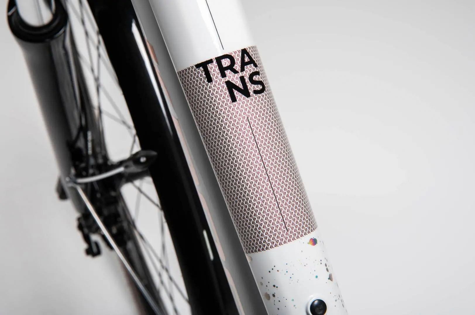 Kross Trekkingrad »KROSS Trekkingrad Damen 28" Trans 3.0 ULT.RA weiß 24 Gänge« 24 Gang Shimano ACERA M3020 Schaltwerk Kettenschaltung