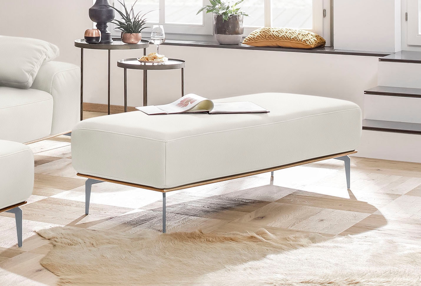 W.SCHILLIG Polsterhocker "run" mit elegantem Holzsockel, Füße in Silber matt, Breite 150 cm