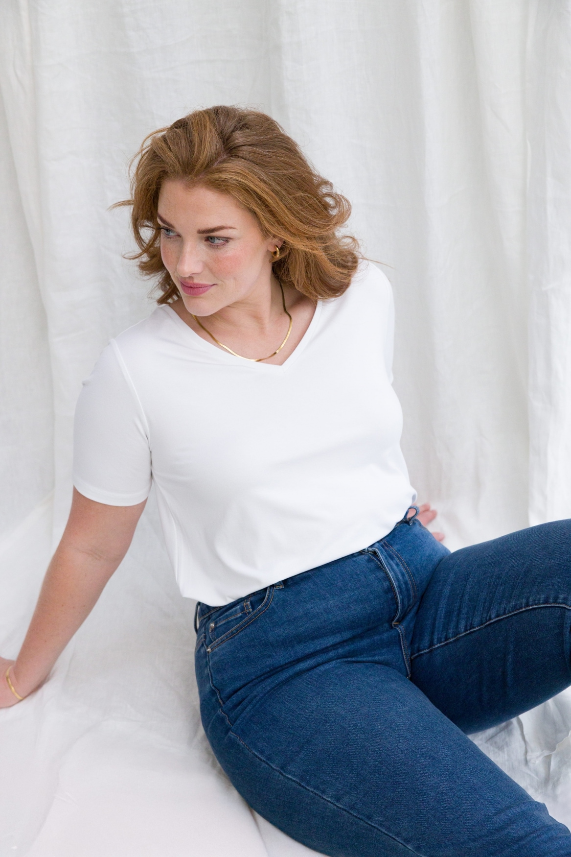 Base Level Curvy T-Shirt »Alba« mit V-Ausschnitt