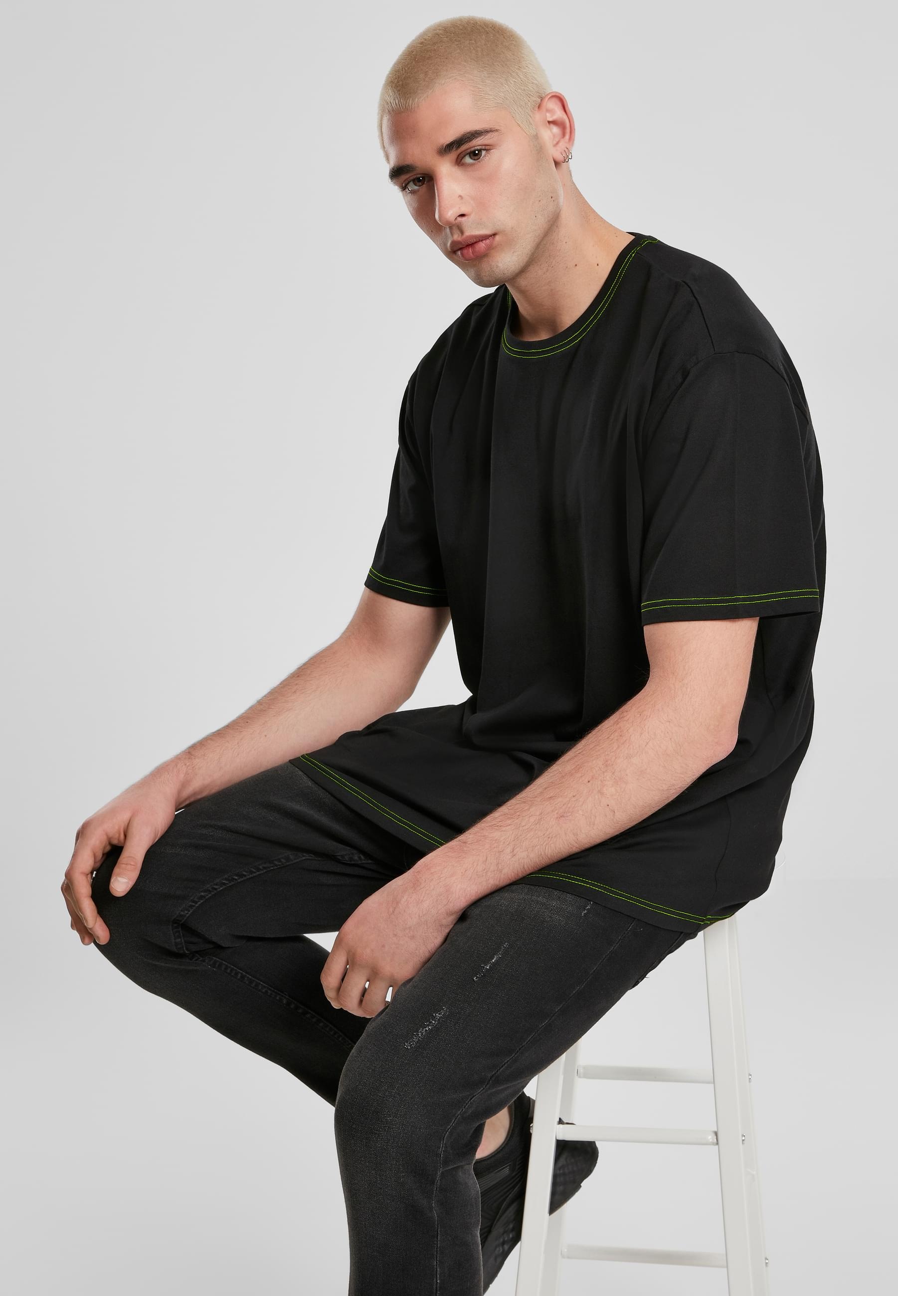 URBAN CLASSICS Kurzarmshirt »Urban Classics Herren Heavy Oversized Contrast Stitch Tee«, (1 tlg.)