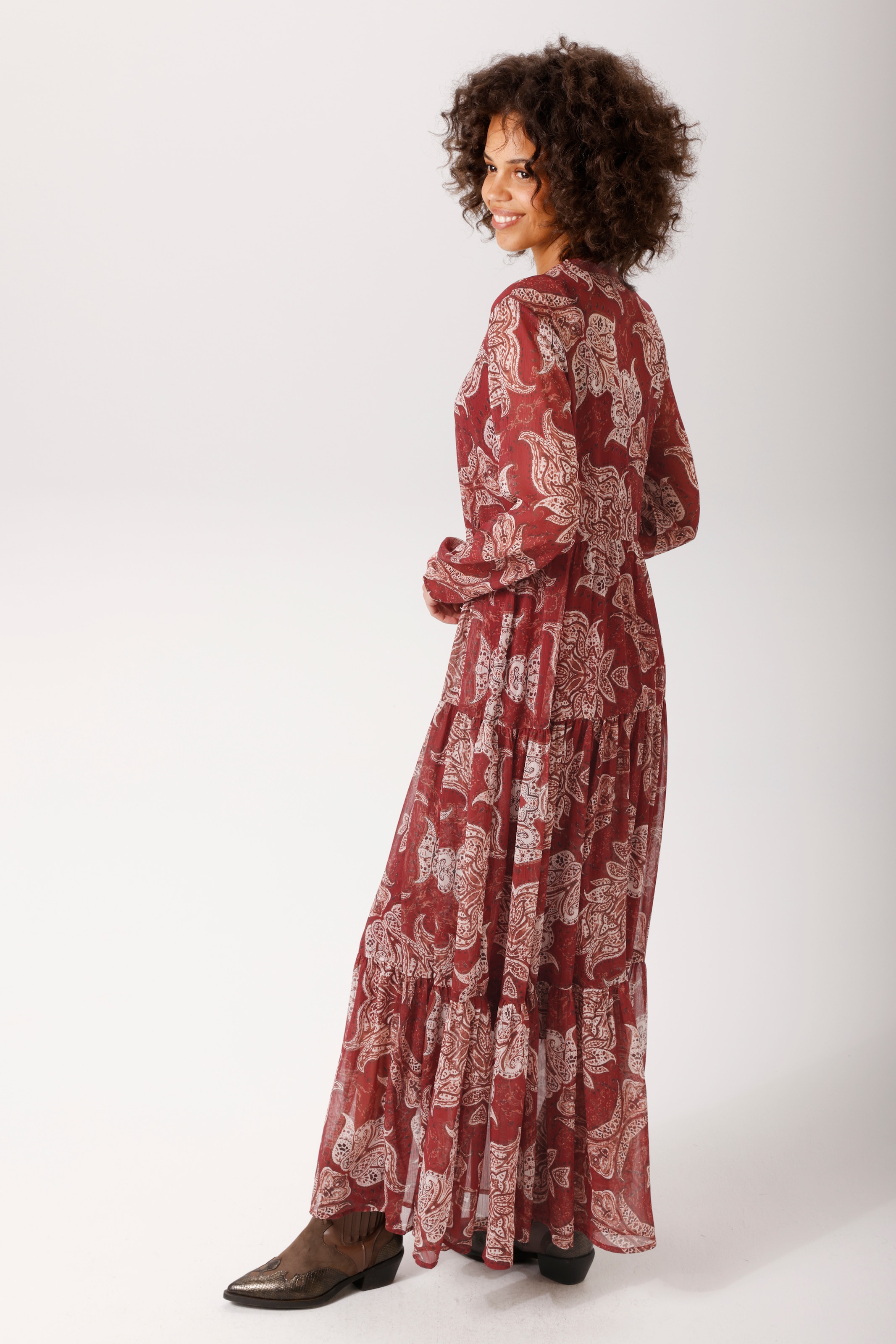 Aniston CASUAL Maxikleid mit Jersey-Unterkleid,  mit extravagantem Paisley-Muster - NEUE KOLLEKTION