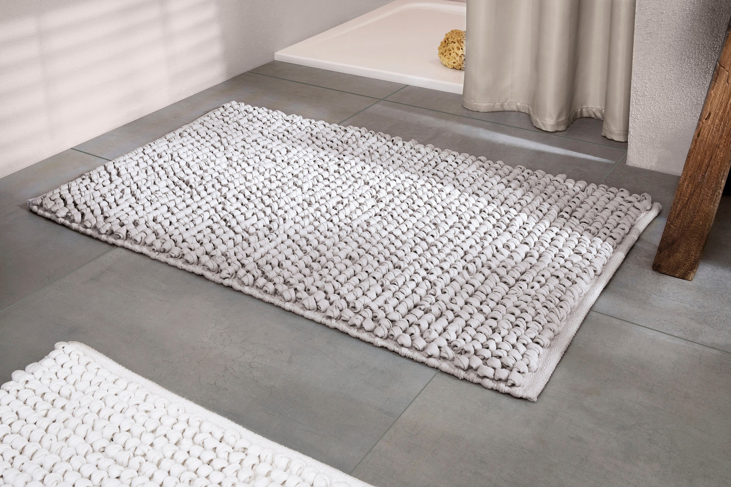 Kleine Wolke Badematte "Brava, Badvorleger, Badezimmer Teppich" Höhe 15 mm beidseitig nutzbar fußbodenheizungsgeeignet Badteppich, Uni Farben, dicke Schlaufen, handgewebt