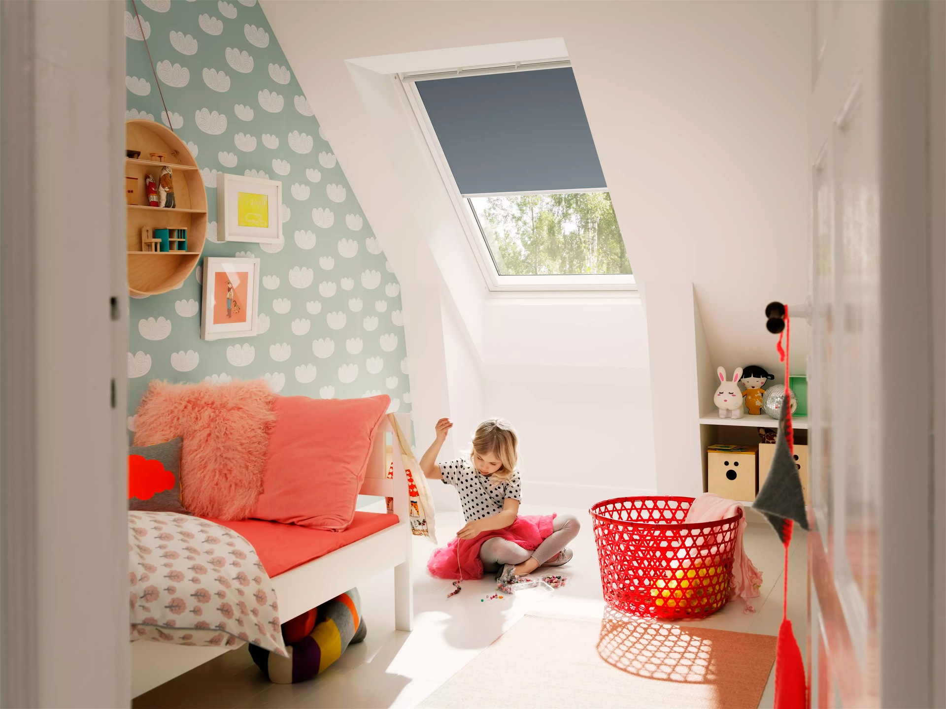 VELUX Verdunklungsrollo »DKL 4581SWL, Farbe: blaugrau«, verdunkelnd, ohne Bohren, in Führungsschienen, weiße Führungsschienen & Griffleiste