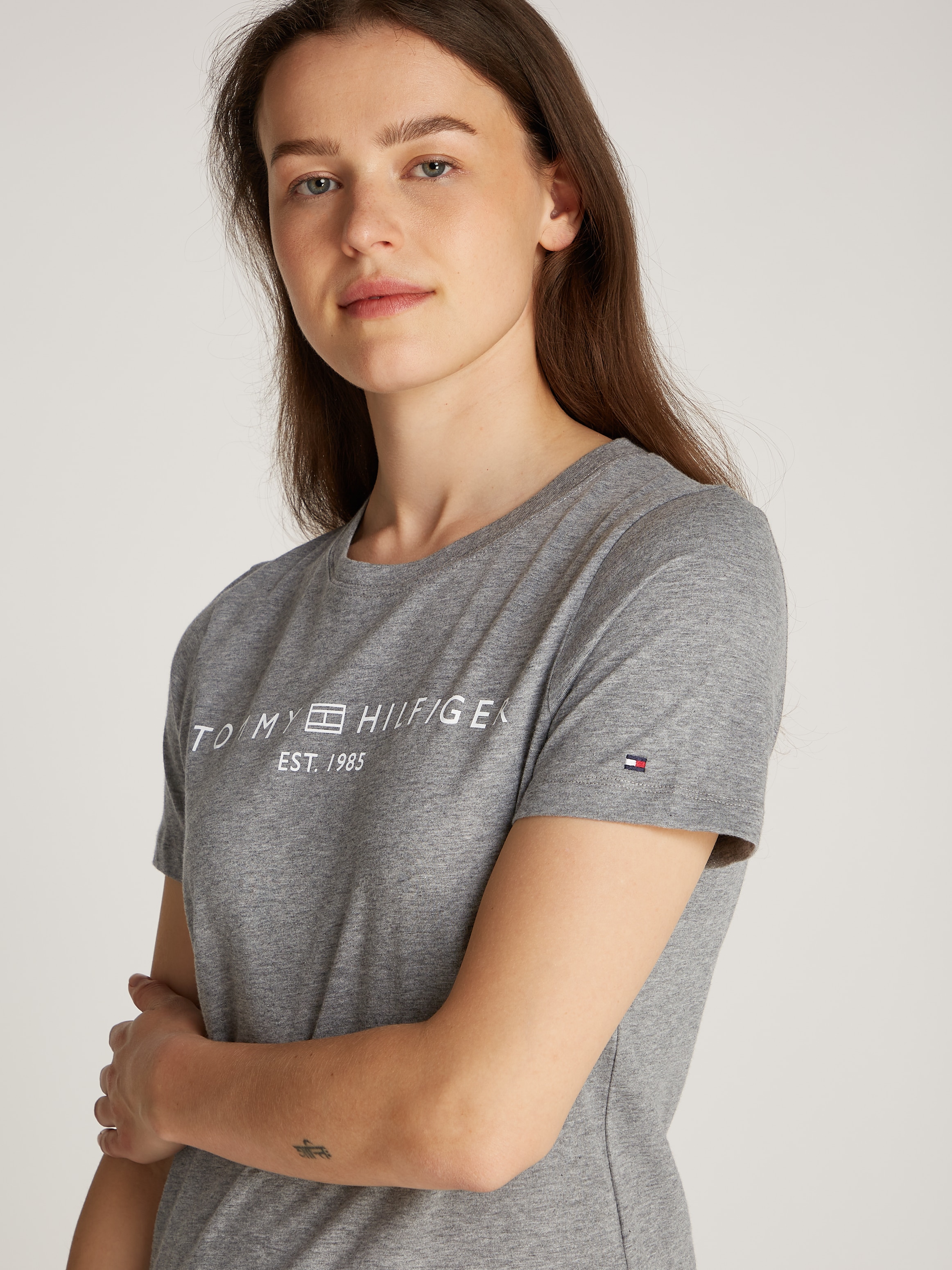 Tommy Hilfiger T-Shirt »REG CORP LOGO C-NK SS«, mit Logoschriftzug