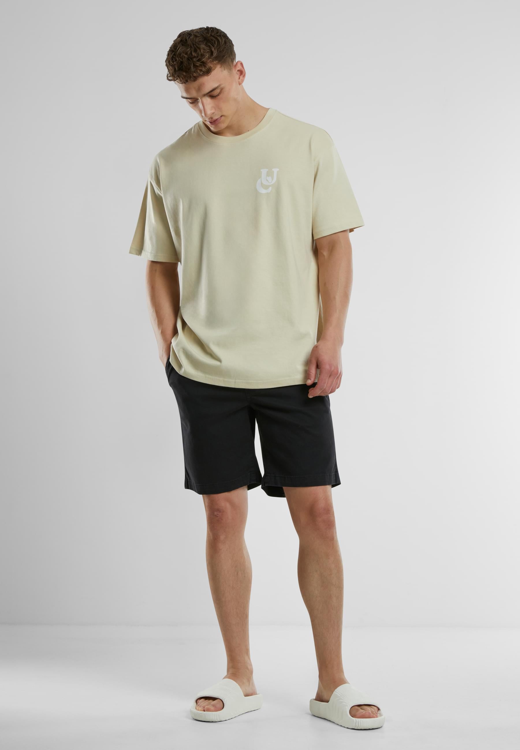 URBAN CLASSICS T-Shirt »Urban Classics UC Weavy Logo Heavy Oversized Tee«, (1 tlg.)