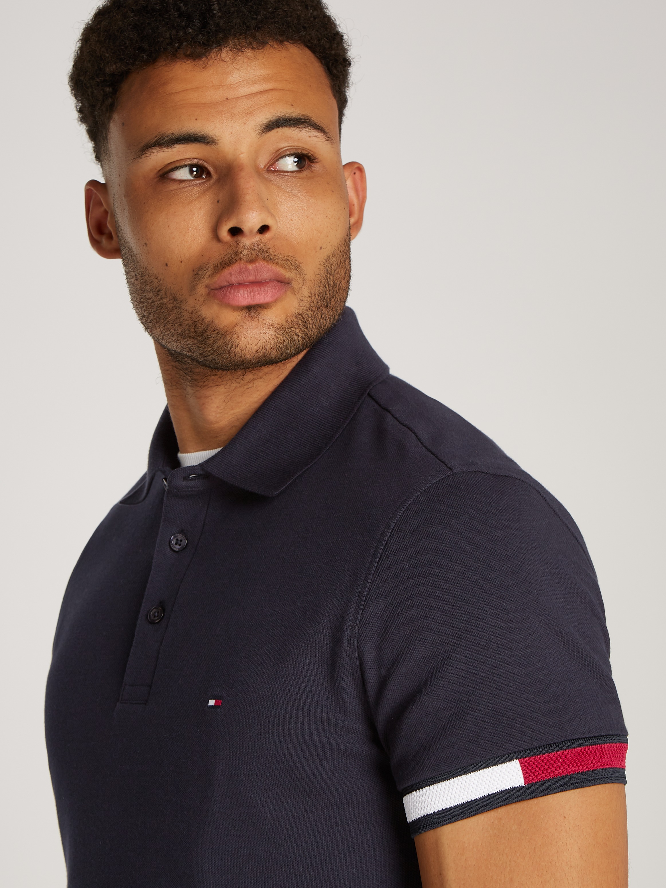 Thumbnail - Tommy Hilfiger Poloshirt "FLAG CUFF SLIM POLO" mit Kontrast-Details