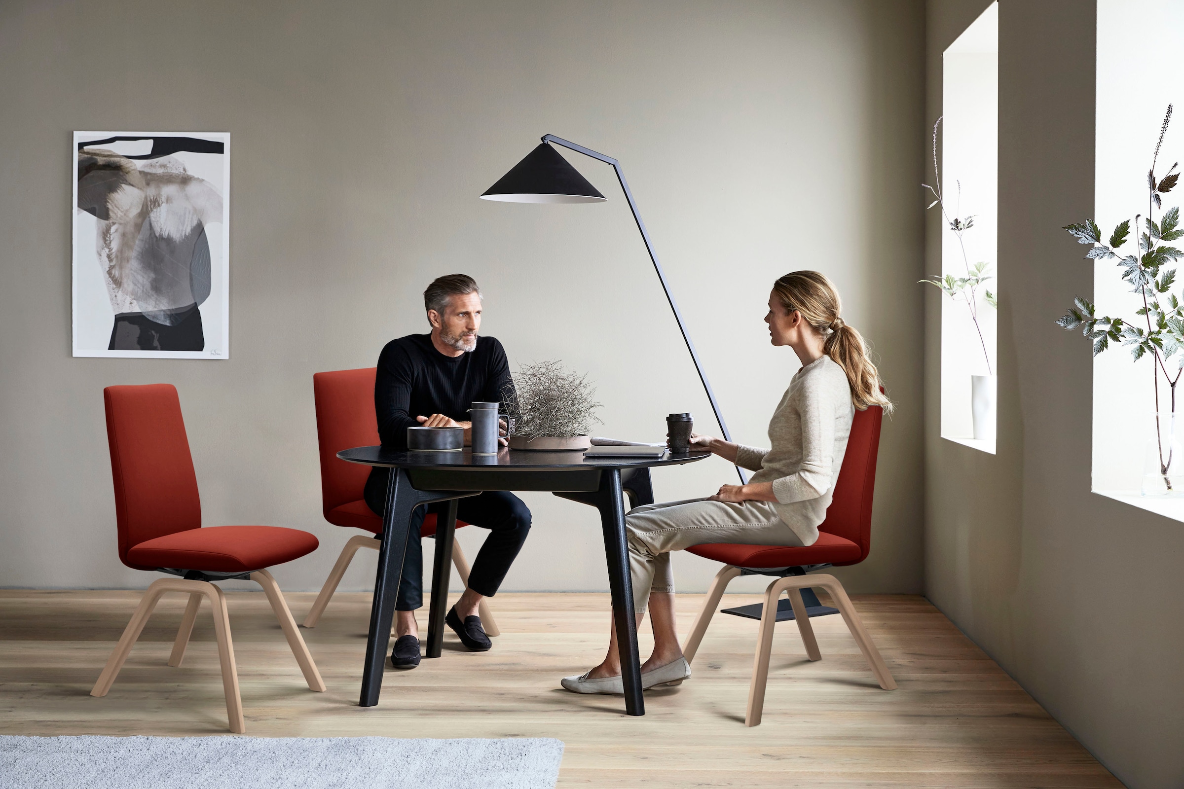 Stressless® Polsterstuhl »Laurel«, Microfaser DINAMICA, Low Back, Größe L, mit schräggestellten Beinen in Walnuss
