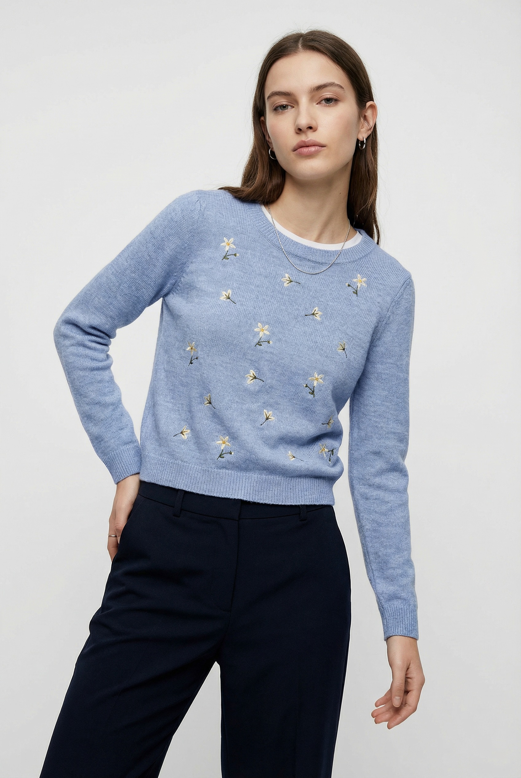 Vero Moda Wollpullover "VMFIORELLA EMB LS O-NECK SHORT PULL BOO" mit Blumen günstig online kaufen