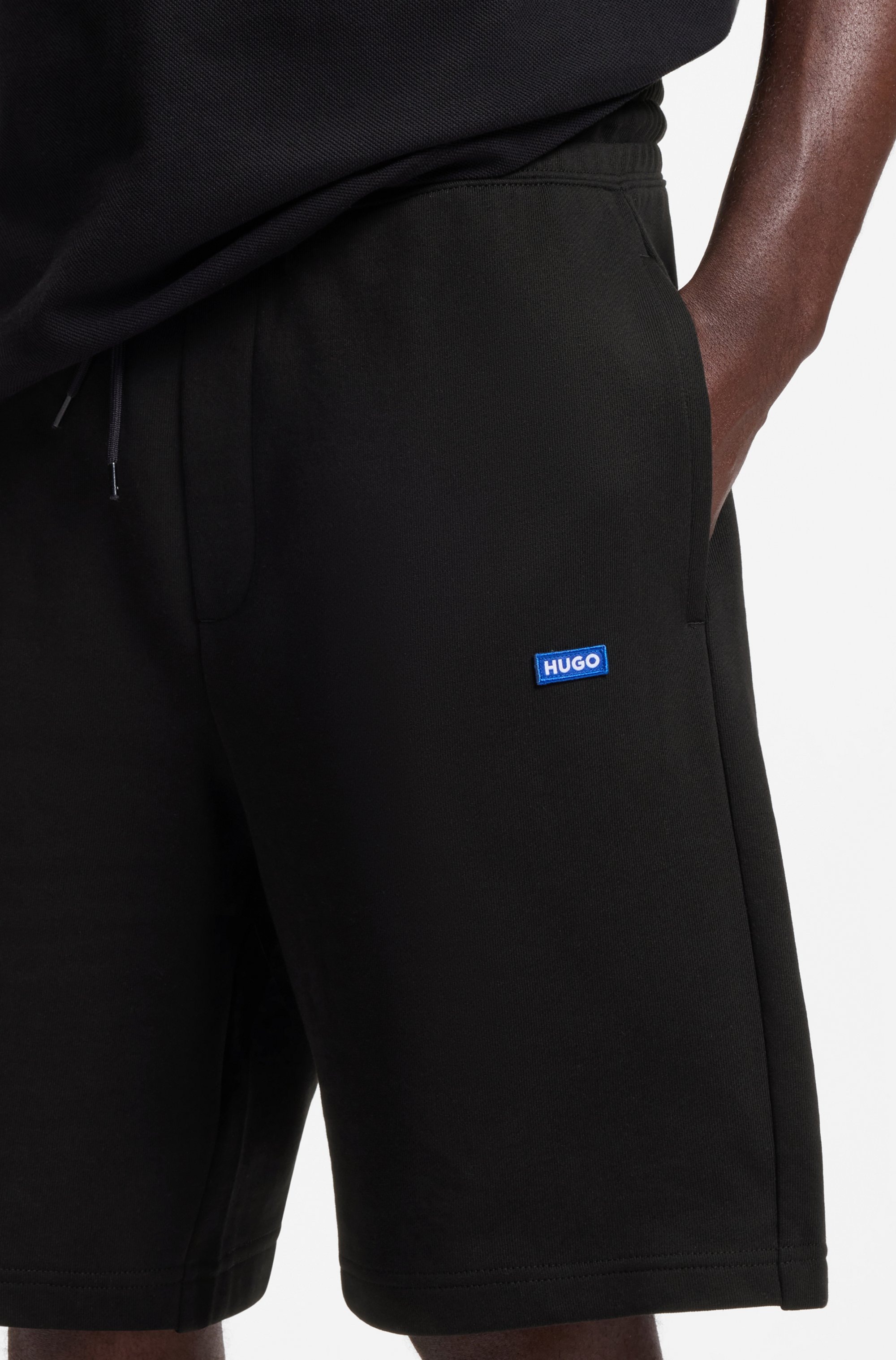 HUGO Sweatshorts »Nasensio«  mit Markenlabel