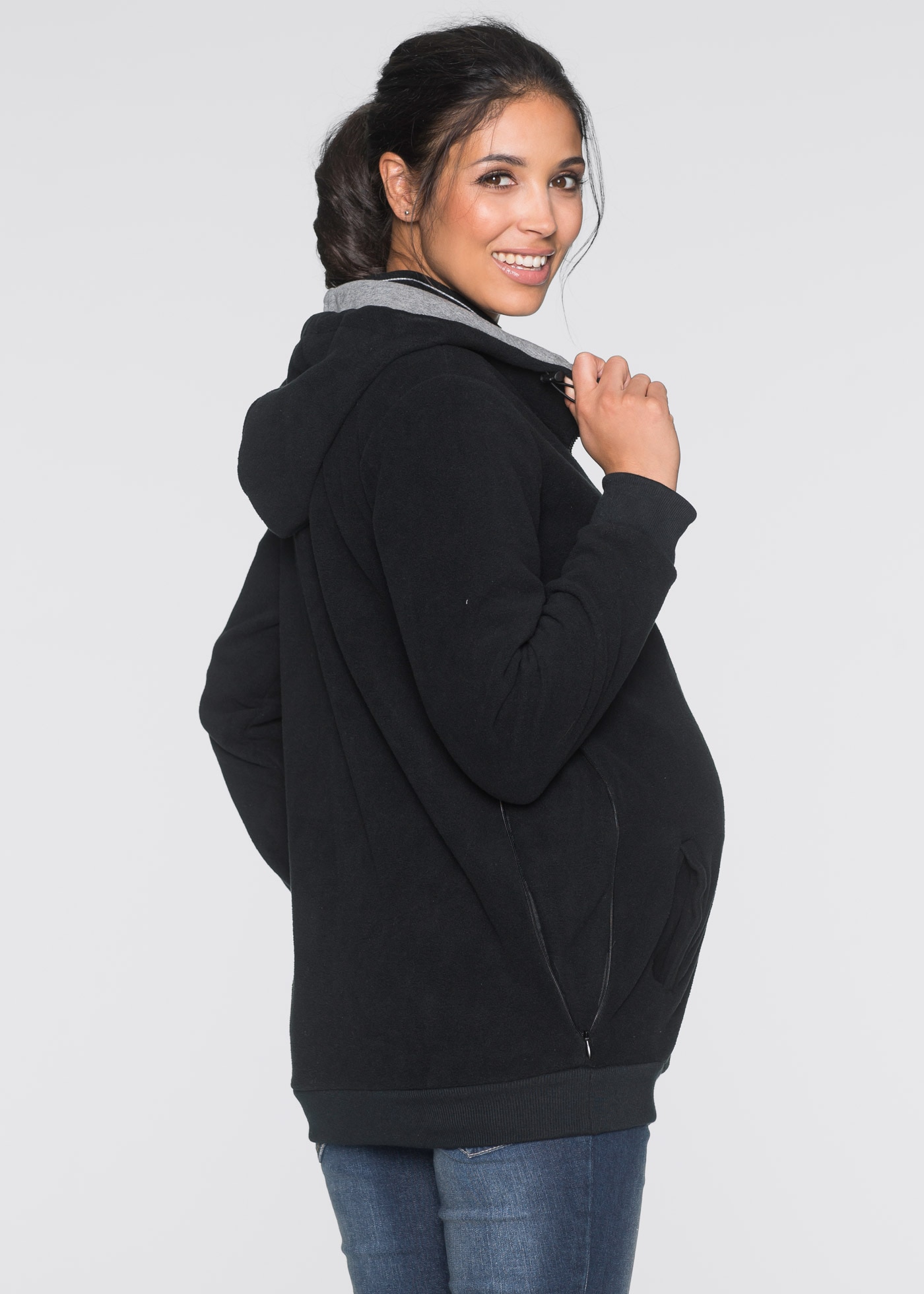 bonprix Umstandsfleecejacke mit Kapuze mit herausnehmbarem Baby-Trageeinsatz, mit seitlichen Reißverschlüssen