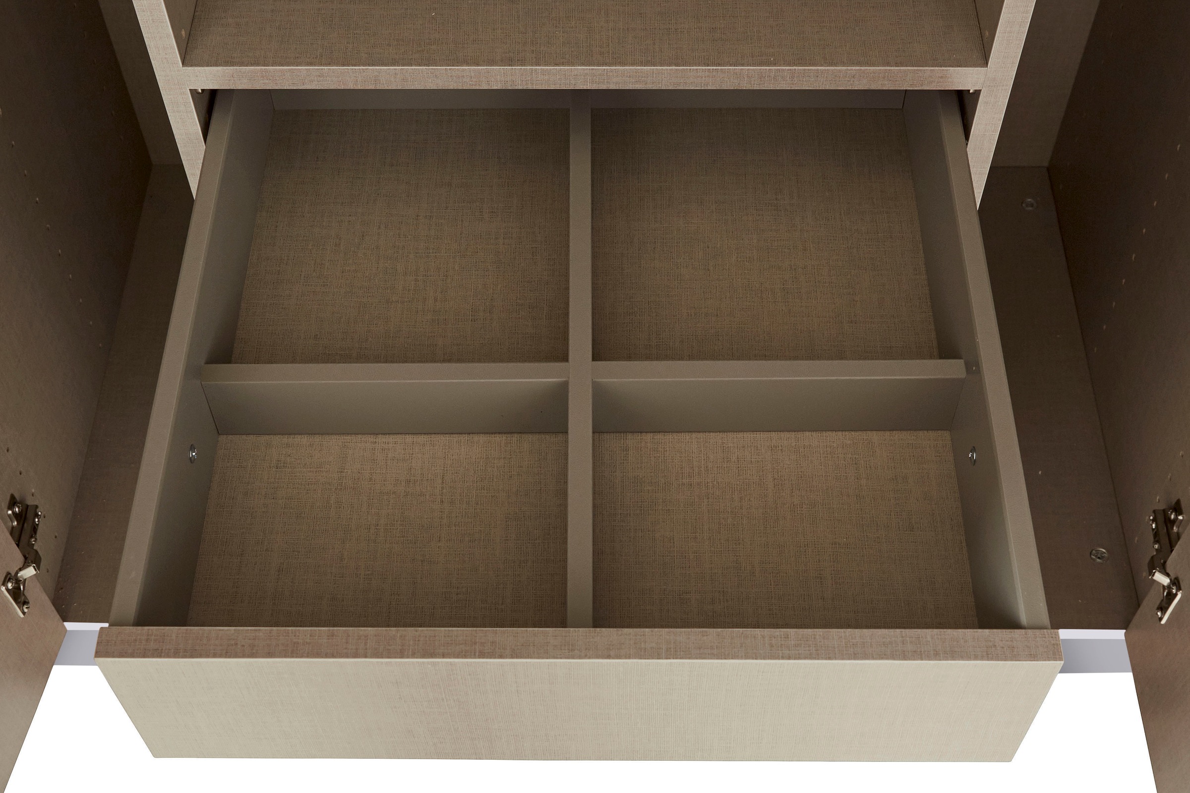 rauch Drehtürenschrank »Kleiderschrank Schrank Garderobe TOPSELLER OTELI inkl. Inneneinteilung«, (erhältlich in Breiten 91-360 cm, ab Breite 136cm inkl. Innenschubladen), mit zusätzlichen Einlegeböden, optional mit Spiegel MADE IN GERMANY