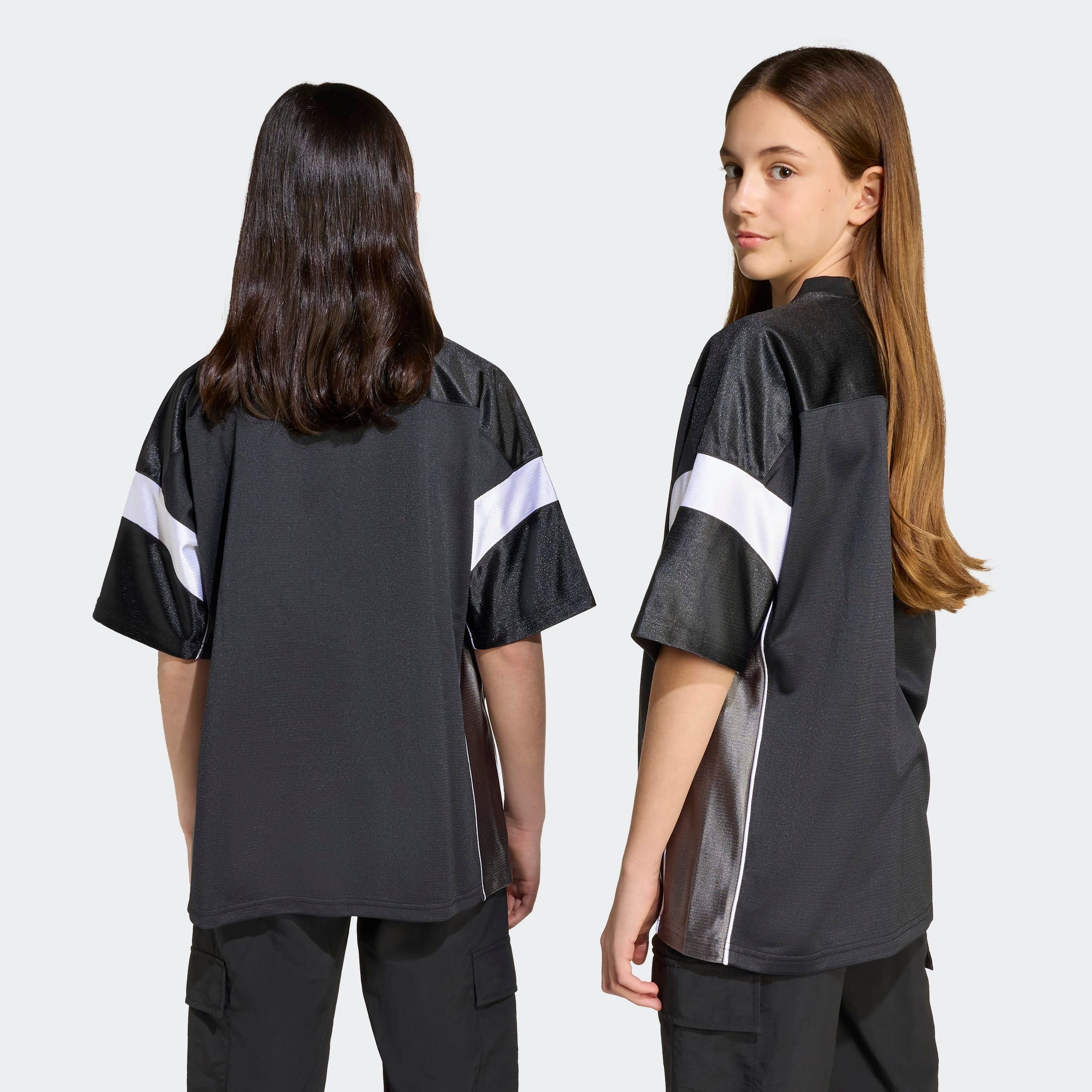 adidas Originals T-Shirt »JERSEY KIDS« sportlicher Stil, V-Ausschnitt, Oversize-Passform, aus Polyester