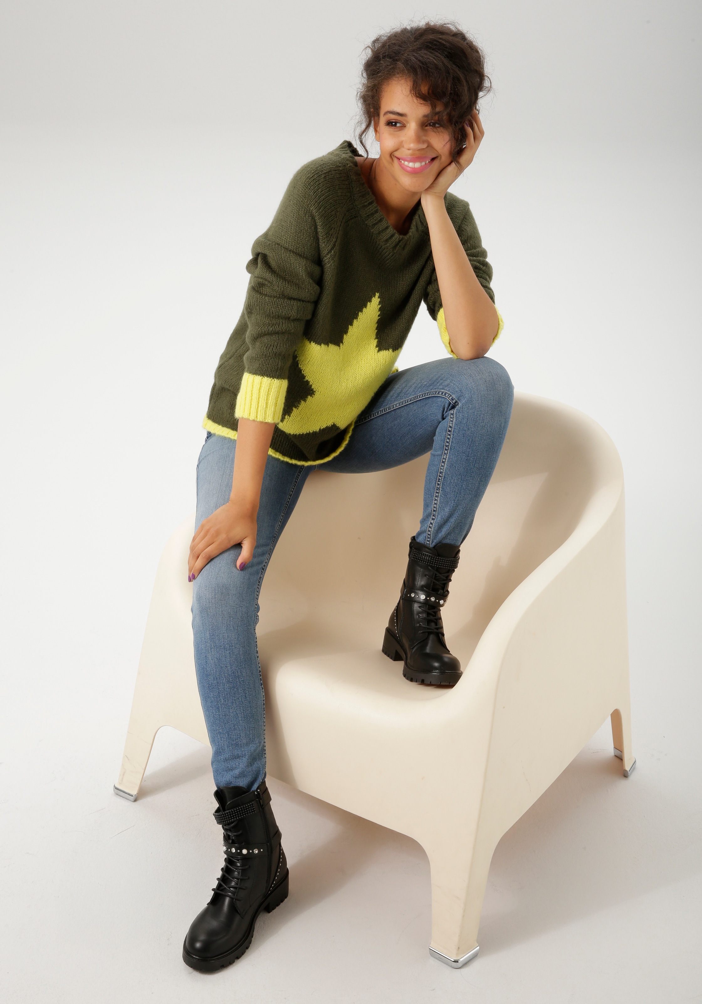 Aniston CASUAL Strickpullover, mit großem Stern im Vorderteil - NEUE KOLLEKTION