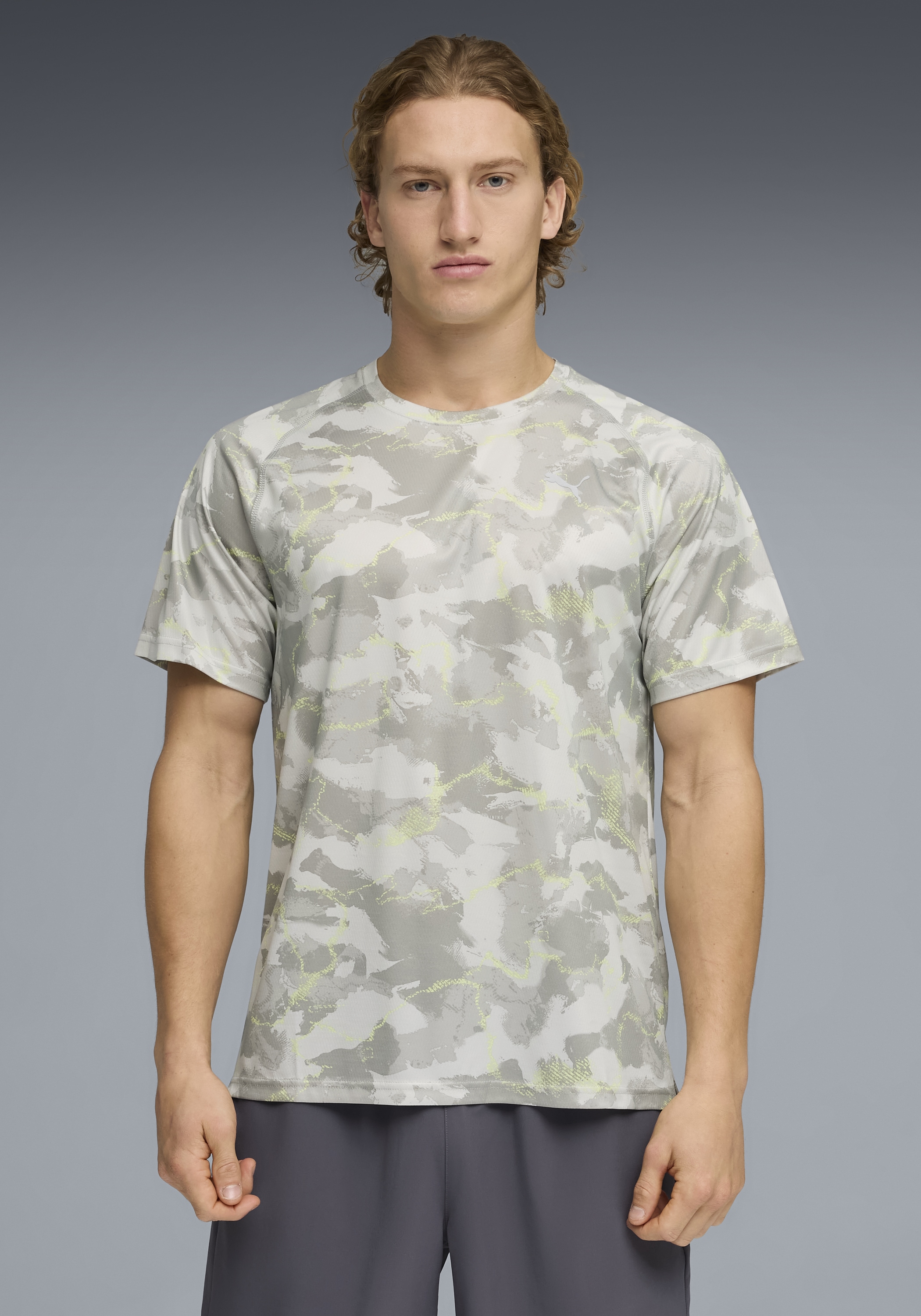 PUMA Trainingsshirt "M PWRTRAIN AOP TEE" Regular Fit, kurze Ärmel, für Fitn günstig online kaufen