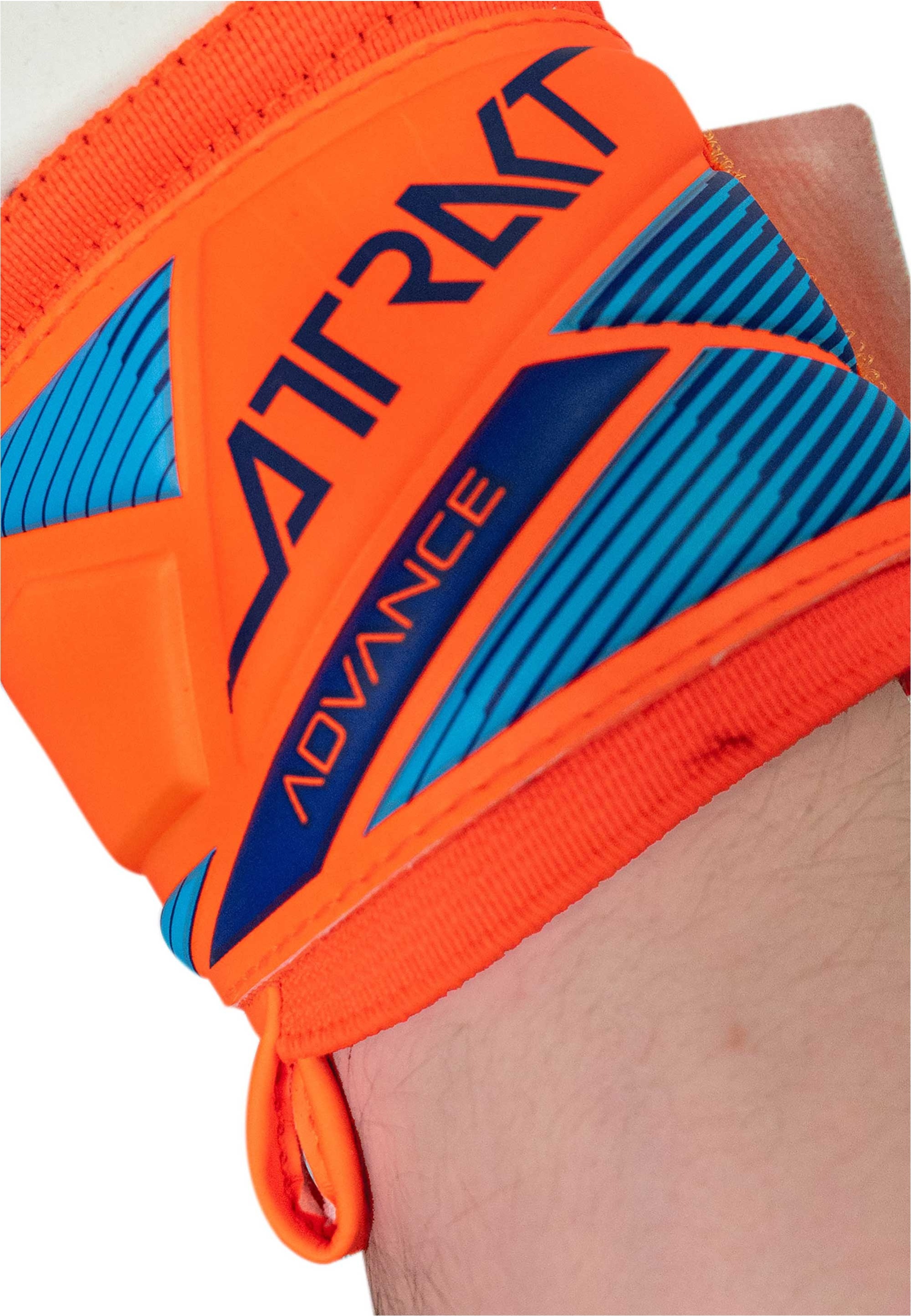 Reusch Torwarthandschuhe »Attrakt Advance« mit Expanse Cut